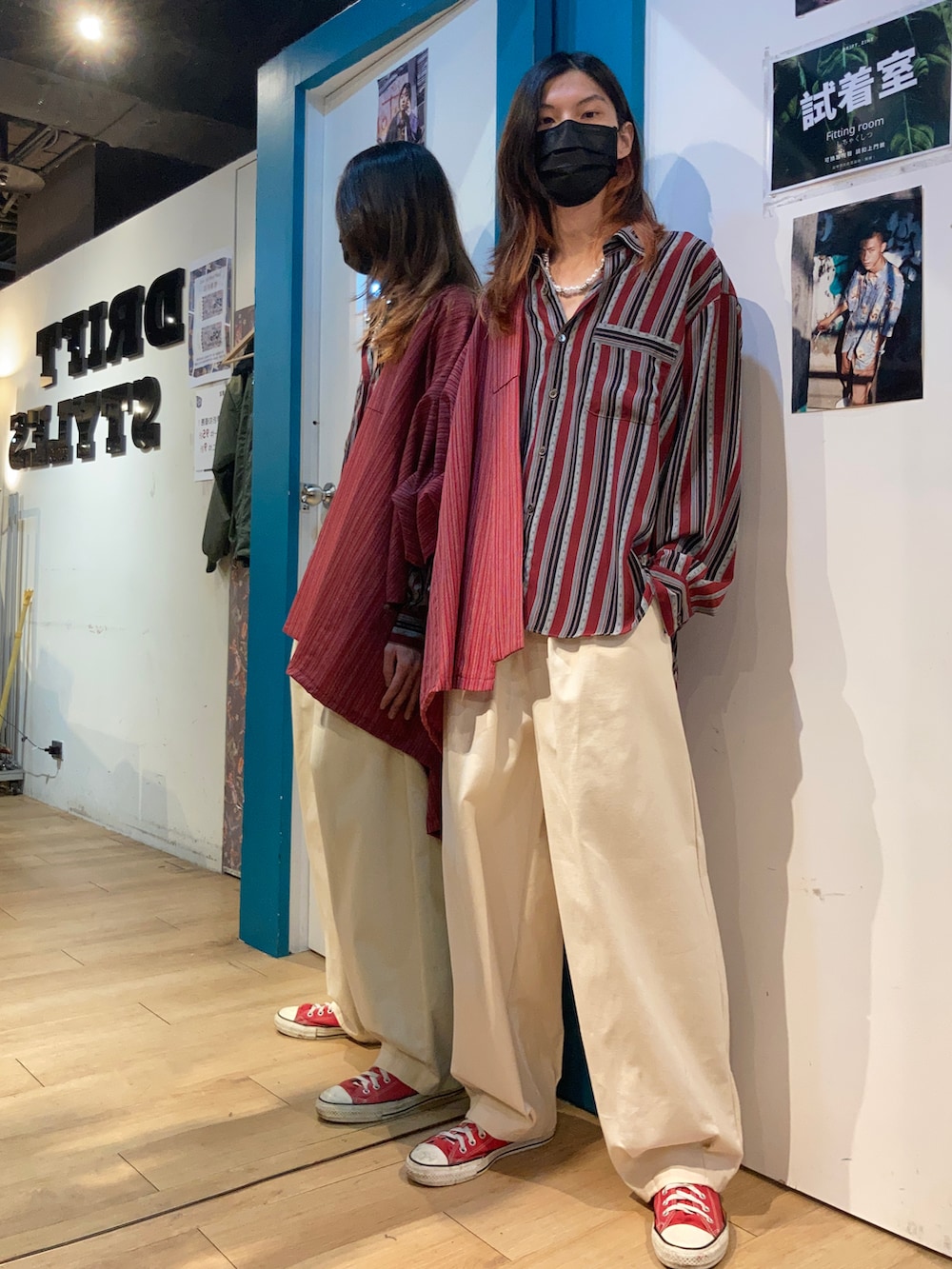 「春コーデ、春、古着MIX、古着、古着コーデ、古着好きな人と繋がりたい、古着屋、古着男子、used、used mix、USEDコーデ、vintage、Vintage mix、古著、和服」｜「CONVERSEのアイテム（スニーカー、レッド系）」を使った、BRICKさん（メンズ・171cm）の春コーディネートの2枚目の写真