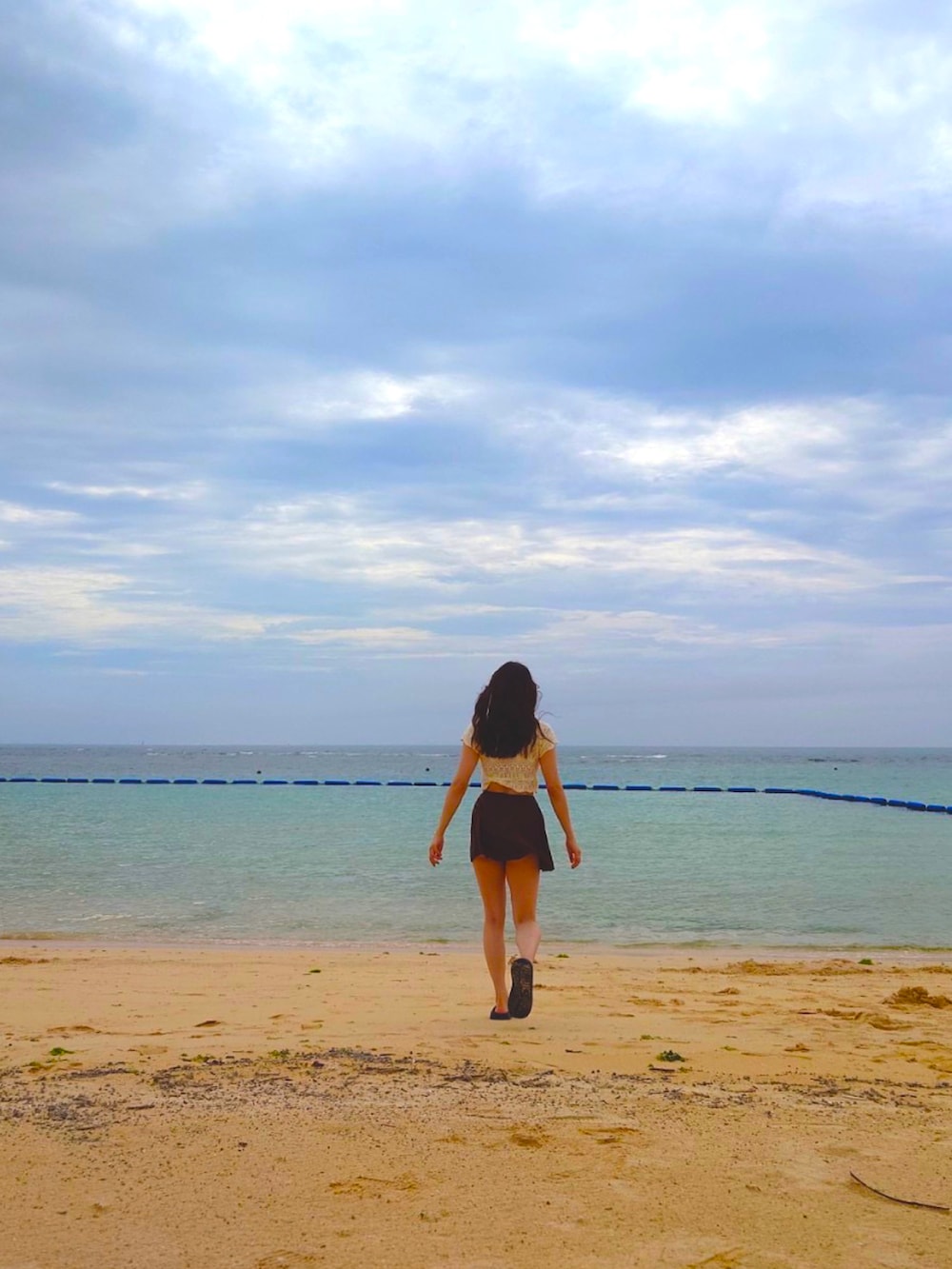「沖縄、沖縄旅行、沖縄コーデ、海、海コーデ、水着、水着コーデ、水着スタイル、ビーチサンダル、ビーサン、ビーサンコーデ」｜「mellowneonの2wayクロシェ水着 / スイムウェア / 2点セット / スカート水着（水着、ブラウン系）」を使った、kahoさん（レディース・166cm）の夏コーディネートの2枚目の写真