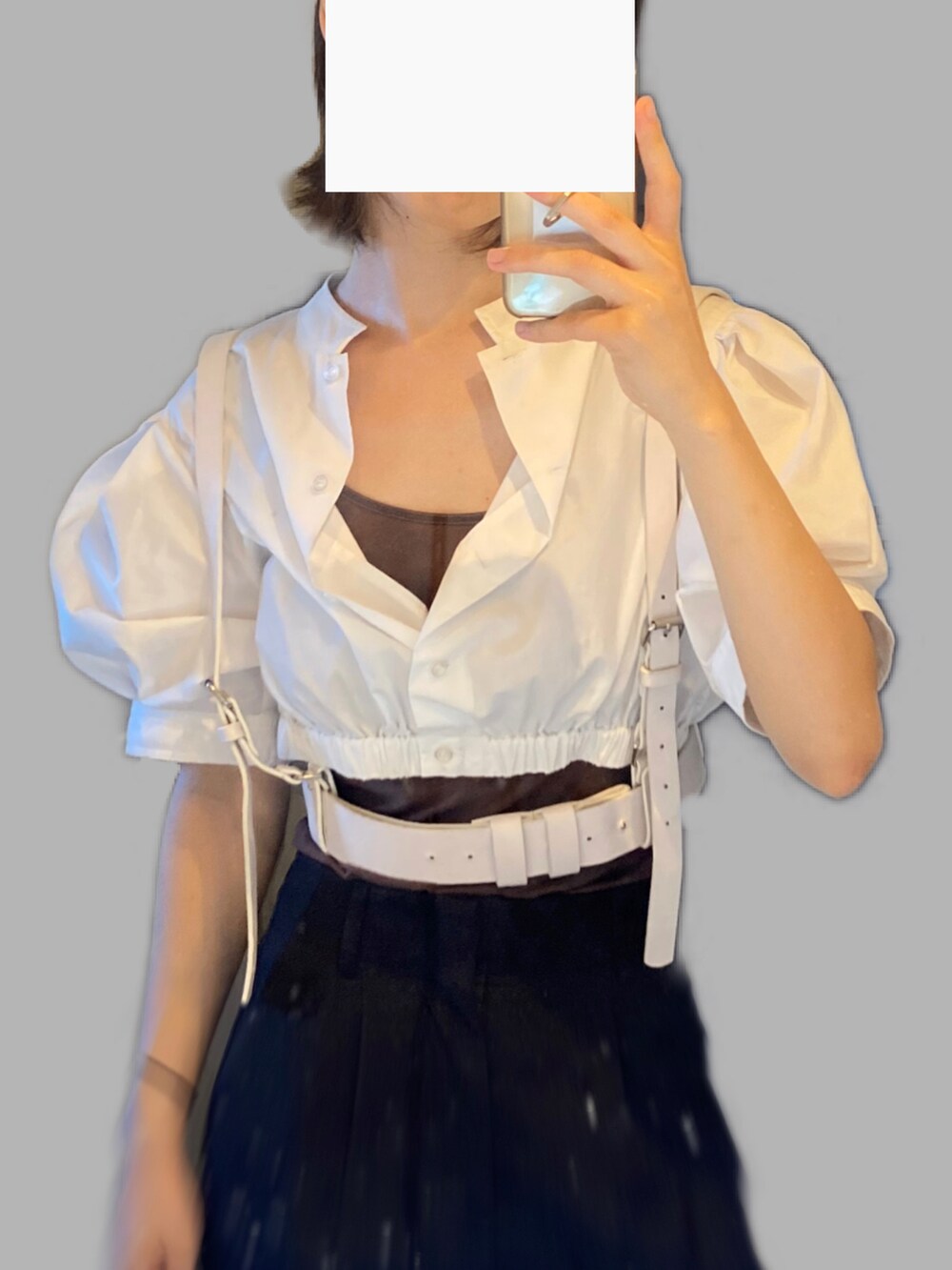 「フレアパンツ、ボリューム袖、ショート丈トップス、ベルト、シャツスタイル」｜「tiptopの【web限定S,Lサイズ・セットアップ対応】センタープレスセミフレアスラックス（スラックス、ブラック系）」を使った、 蒲原さん（レディース・165cm）の夏コーディネートの2枚目の写真
