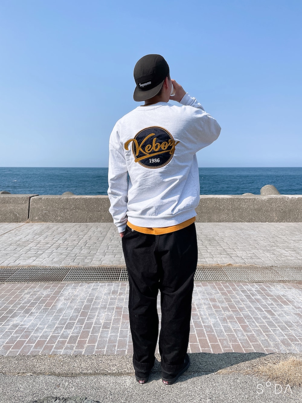 「海、ストリートMIX、ケボズ、ドライブ、サウナ、スニーカー、キャップ後ろかぶり、春」｜「THE NORTH FACE PURPLE LABELの【THE NORTH FACE PPL/パープルレーベル】Corduroy ワイドテーパードパンツ（その他パンツ、ブラック系）」を使った、Shun5さん（メンズ・178cm）の春コーディネートの2枚目の写真