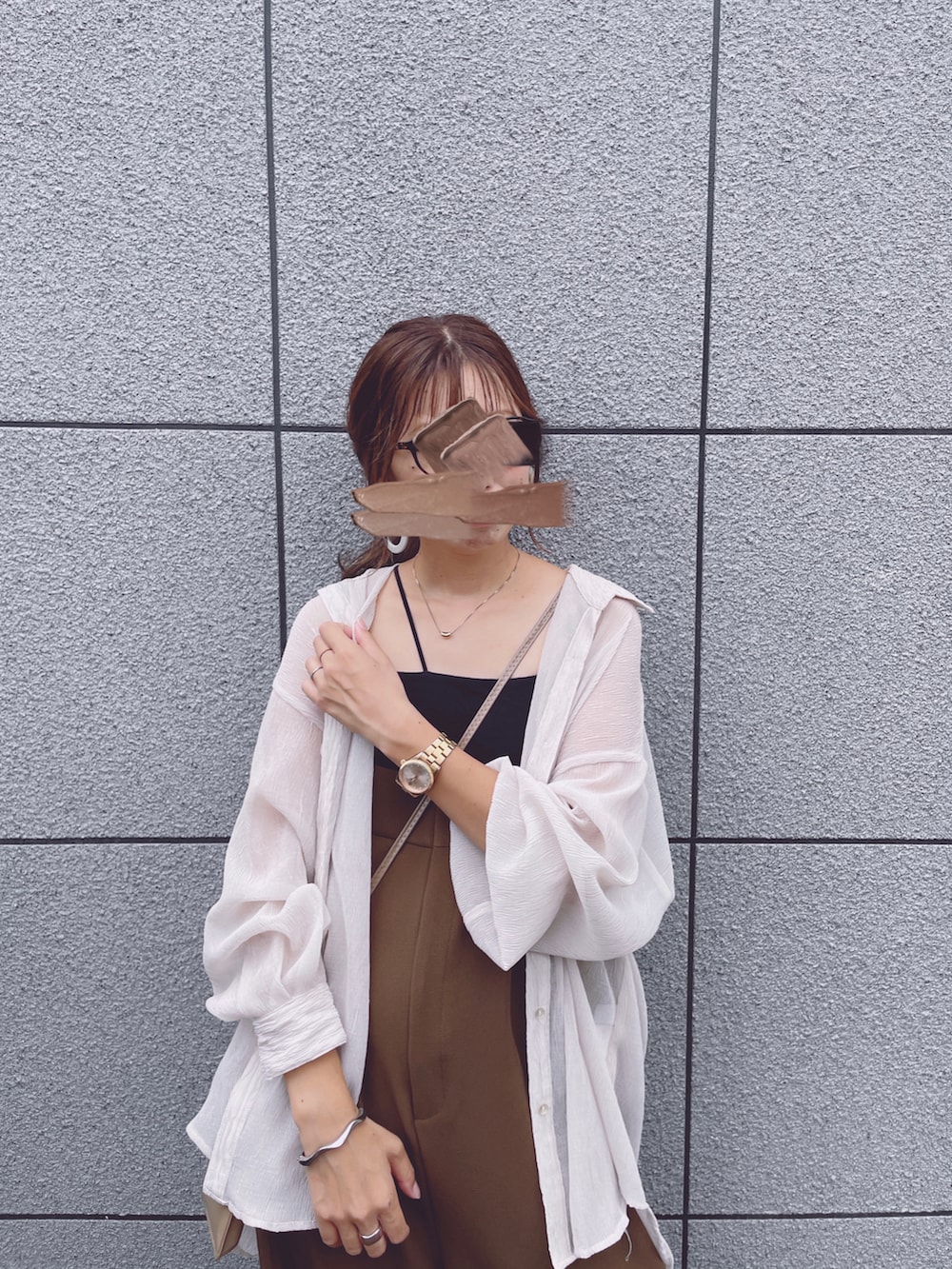 「URBAN RESEARCH、capricieuxlemage、ブラウンコーデ、サロペット、ワントーンコーデ、メガネ女子、秋ルック紹介するよ、2022AW」｜「CAPRICIEUX LE'MAGEの【AgAwd/アガウド】サスペンダーワイドパンツ（サロペット/オーバーオール、ブラウン系）」を使った、ねずさん（レディース・163cm）の秋コーディネートの2枚目の写真