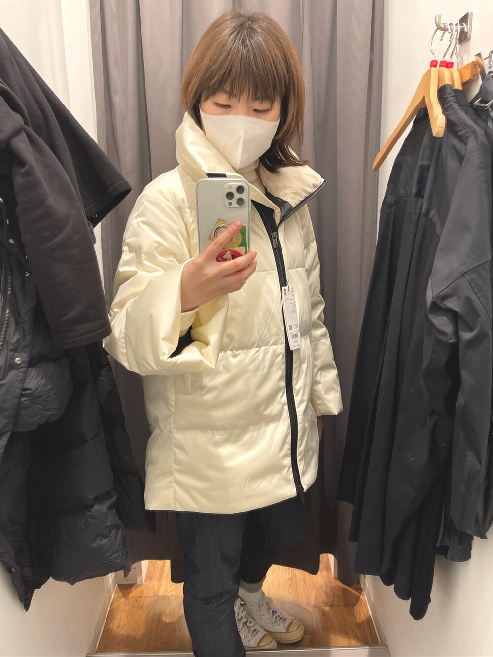 「UNIQLO、ジルサンダー、プラスJ、+J、大人カジュアル、冬コーデ、パンツコーデ、JILSANDER、きれいめカジュアル、お洒落さんとつながりたい」｜「UNIQLOのアイテム（デニムパンツ、ブラック系）」を使った、まさこさん（レディース・168cm）の秋コーディネートの4枚目の写真