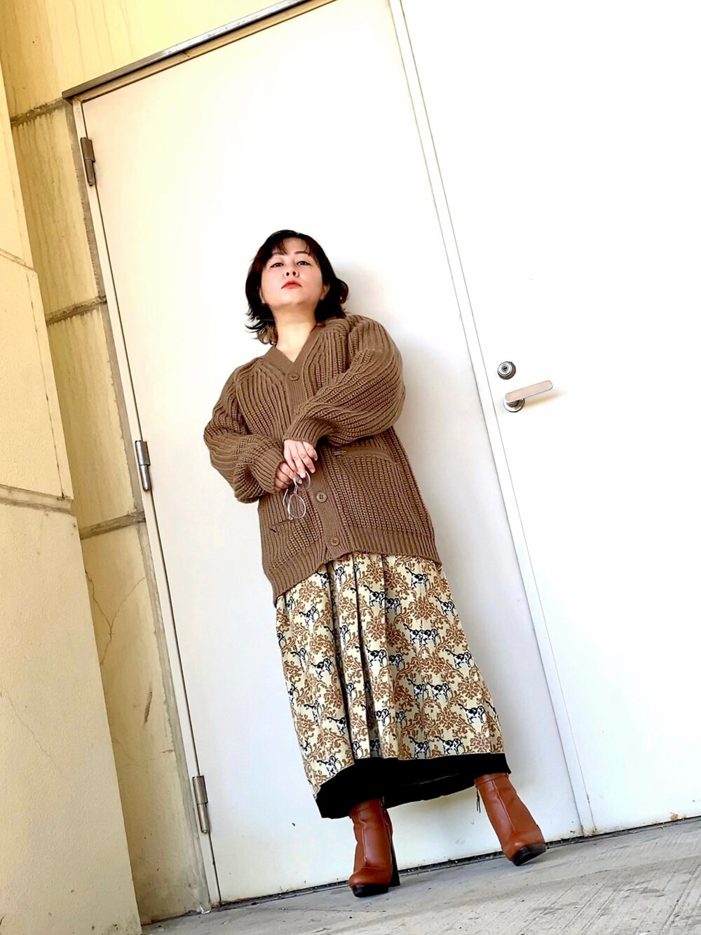 「カーディガン、undercover、ワントーンコーデ、オーバーサイズ、GU、ユニクロ、ブラウン、ニットスカート、プリーツスカート、低身長、低身長コーデ、GUコーデ、gu×undercover、guundercover、GU×UNDERCOVER」｜「GUのGU×UNDERCOVER / サイズS（スカート、ベージュ系）」を使った、はんだぱんださん（レディース・146cm）の秋コーディネートの2枚目の写真