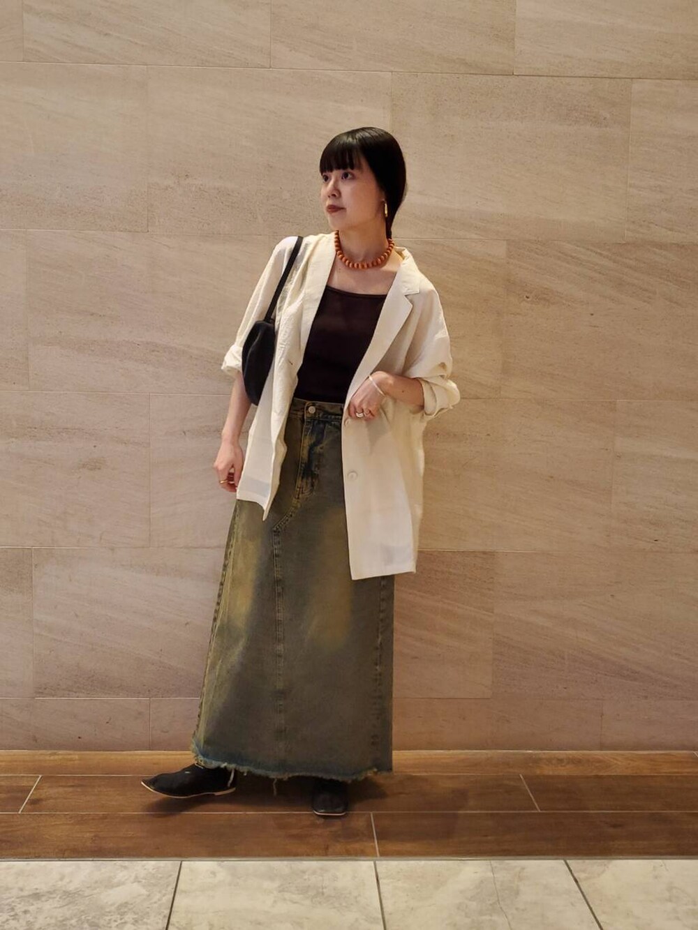 「大人カジュアル、春コーデ、155cm、イエベ春×ストレート」｜「KBFのルーズライトジャケット（テーラードジャケット、ホワイト系）」を使った、sakiさん（レディース・155cm）の春コーディネートの2枚目の写真