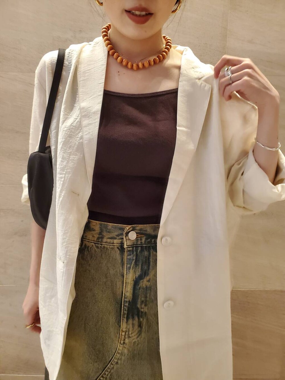 「大人カジュアル、春コーデ、155cm、イエベ春×ストレート」｜「KBFのルーズライトジャケット（テーラードジャケット、ホワイト系）」を使った、sakiさん（レディース・155cm）の春コーディネートの3枚目の写真