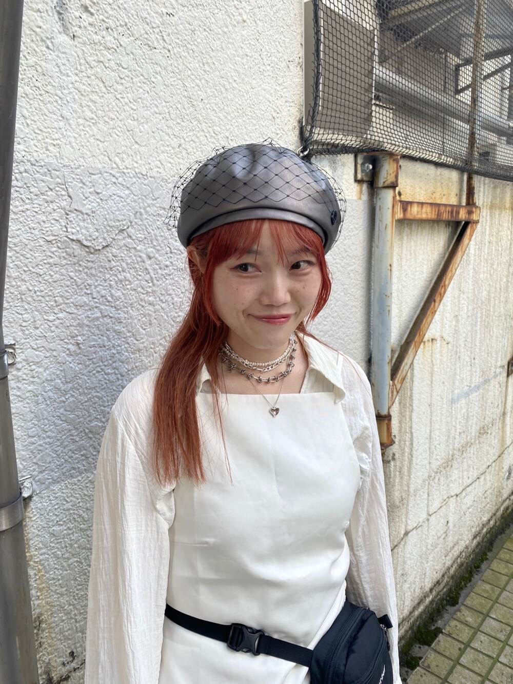 「レザー、古着MIX、日常に魔法を、休日スタイル、マーメイドスカート、ベレー帽」｜「Chapeau d' OのChapeau d' O Tulle Fake Leather Beret / シャポードオー（ハンチング/ベレー帽、シルバー系）」を使った、ジーさんさん（レディース・161cm）の秋コーディネートの4枚目の写真