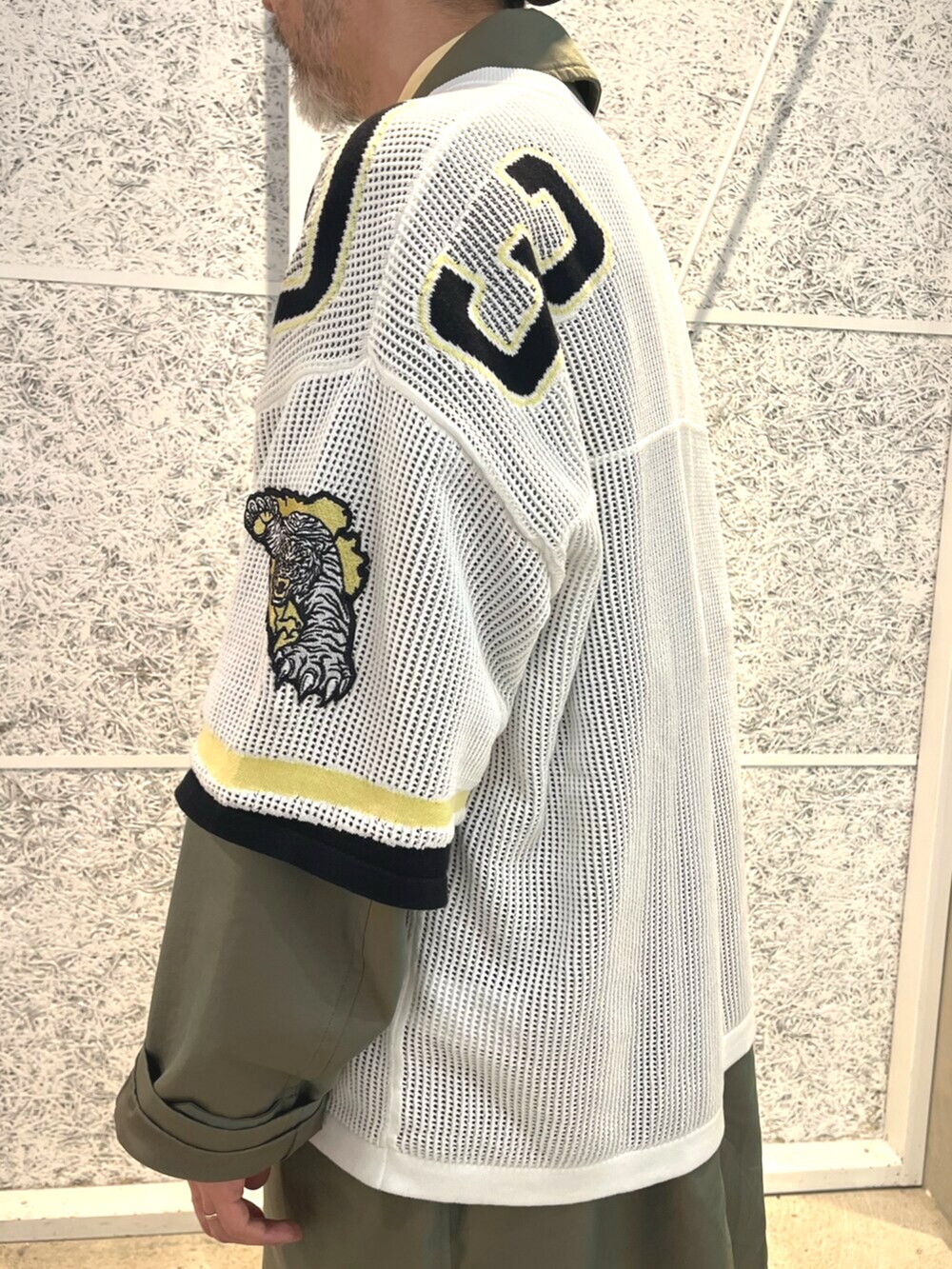 Adilenium シーズン 3 ニット サッカージャージーのアディダスコーデ