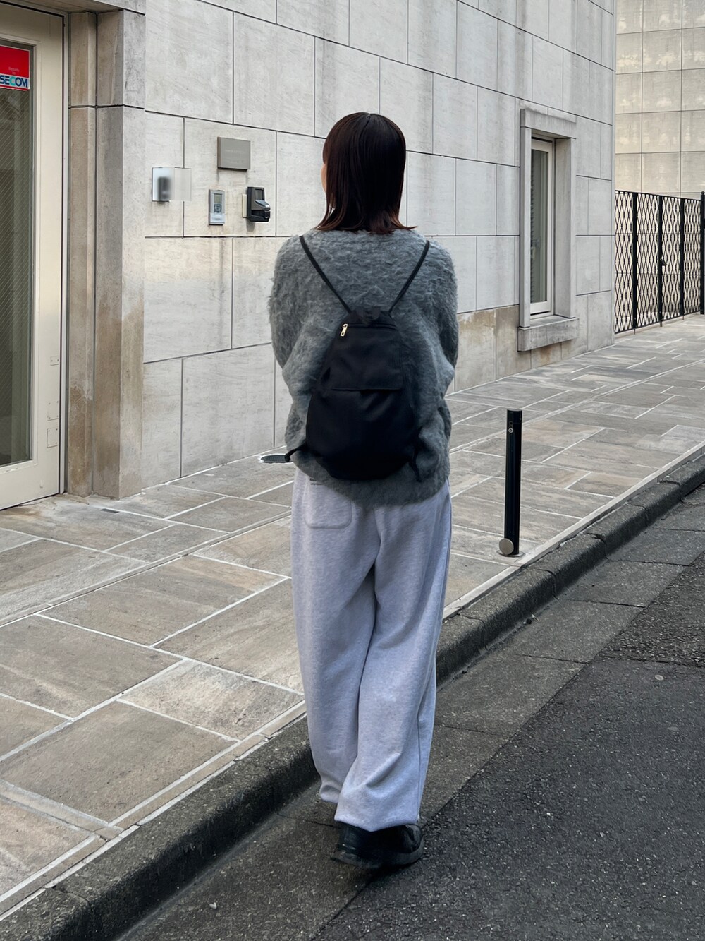 「COLONY 2139のモヘアタッチカーディガン（カーディガン/ボレロ、グリーン系）」を使った、momokaさん（レディース・160cm）の冬コーディネートの3枚目の写真