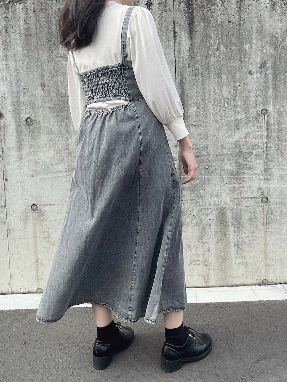「春服コーデ、ジャンスカ、ジャンスカコーデ、GU、tiptop、アベイル、淡色コーデ、淡色女子、骨格ウェーブ、着回しコーデ」｜「GUのアイテム（トップス、ホワイト系）」を使った、ｈａｎｅさん（レディース・157cm）の春コーディネートの4枚目の写真