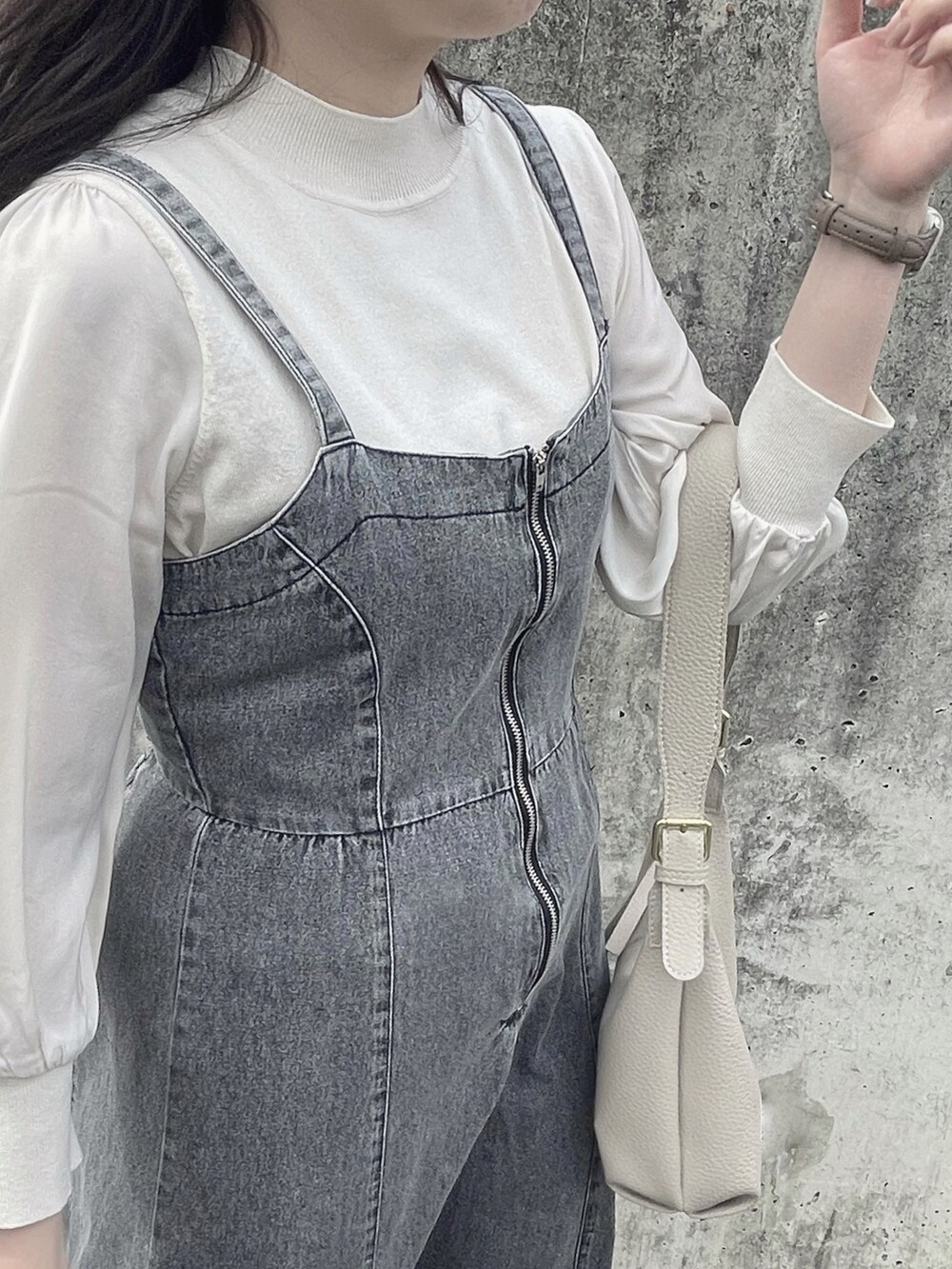 「春服コーデ、ジャンスカ、ジャンスカコーデ、GU、tiptop、アベイル、淡色コーデ、淡色女子、骨格ウェーブ、着回しコーデ」｜「GUのアイテム（トップス、ホワイト系）」を使った、ｈａｎｅさん（レディース・157cm）の春コーディネートの2枚目の写真