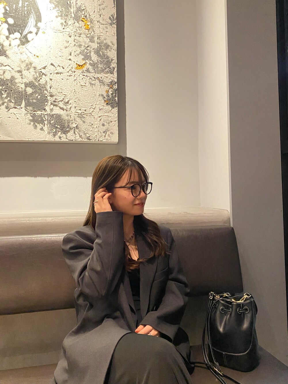 「ワンピース、キャミワンピ、ザラ、ZARA、ジャケット、テーラードジャケット、jacket、大人っぽいコーデ、モノトーン、モノトーンコーデ、black」｜「ZARAのアイテム（ワンピース、ブラック系）」を使った、mikichandayonさん（レディース・154cm）の春コーディネートの2枚目の写真