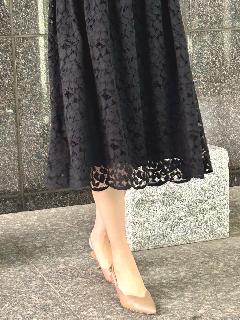 「モノトーン、お出かけコーデ、大人女子、大人かわいい、オケージョン、レース、レオパード、パールネックレス、結婚式、デート、エレガント、フォーマル、高身長女子、骨格ストレート」｜「ANAYIのレオパードレースタックフレア ワンピース（ワンピース、ブラック系）」を使った、Takahashi.mさん（レディース・168cm）の夏コーディネートの5枚目の写真