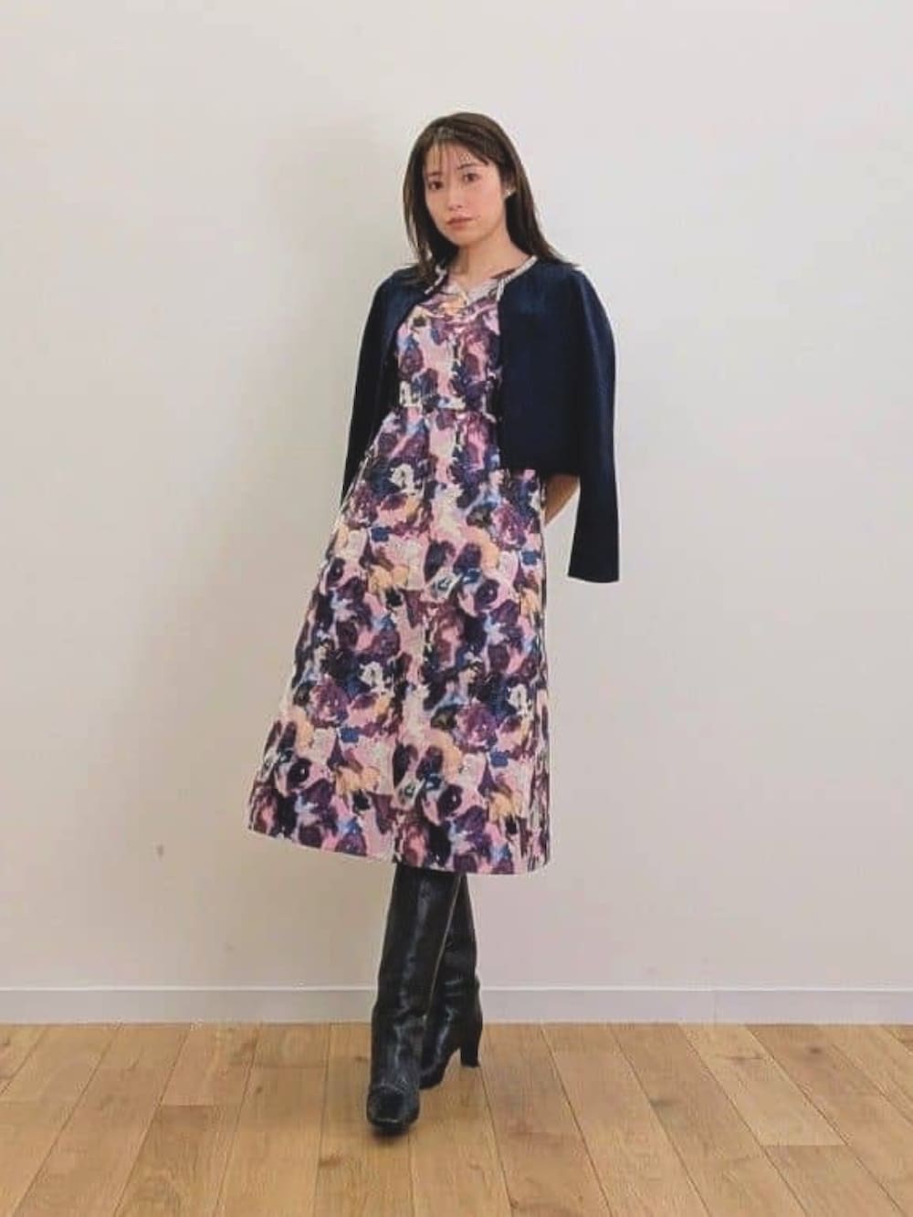 「アナイ(ANAYI)、日常に魔法を、オトナカワイイ、お出かけコーデ、ワンピース、大人女子、キレイめ、デートコーデ、オケージョン、高身長女子、骨格ストレート、ブルベ冬」｜「ANAYIのオーロラジャガードＶネック ワンピース（ワンピース、パープル系）」を使った、Takahashi.mさん（レディース・168cm）の秋コーディネートの9枚目の写真