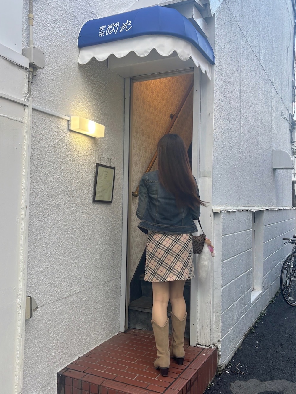 「秋服コーデ、秋服、デニム、ジャケット、ミニスカート、ブーツ、おしゃれさんと繋がりたい、チェック」｜「GUのアイテム（ブーツ、ベージュ系）」を使った、tarteaucitron3さん（レディース・155cm）の秋コーディネートの2枚目の写真