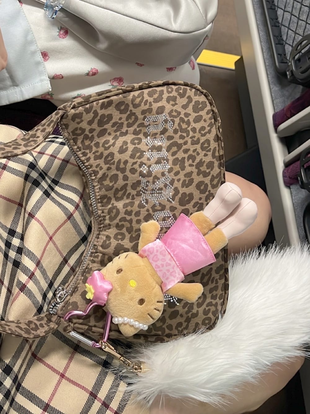 「秋服コーデ、秋服、デニム、ジャケット、ミニスカート、ブーツ、おしゃれさんと繋がりたい、チェック」｜「GUのアイテム（ブーツ、ベージュ系）」を使った、tarteaucitron3さん（レディース・155cm）の秋コーディネートの4枚目の写真