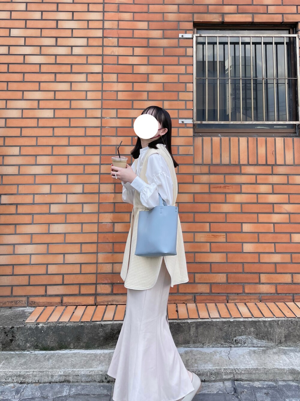 「mysticのキルティングジレ（ベスト、ベージュ系）」を使った、ふさん（レディース・156cm）の冬コーディネートの2枚目の写真