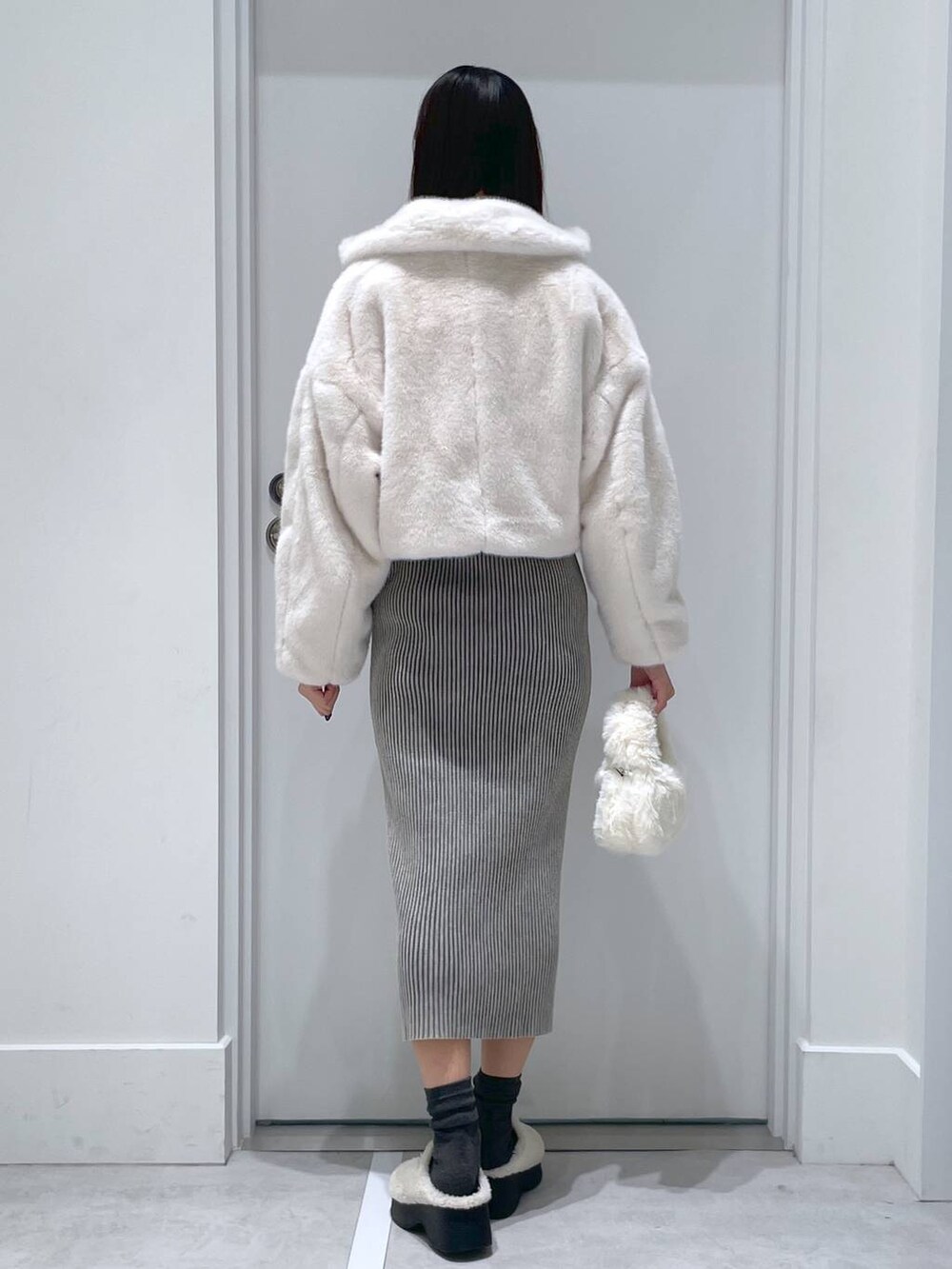 「高身長、FOREVER 21、秋冬新作、ブルゾン、きれいめ、高見え、モテ、テーマパーク、デート/ロマンティック、秋コーデ、冬コーデ、女子会、韓国系」｜「FOREVER 21の【2024FW】フェイクファースタンドブルゾン（ブルゾン、ベージュ系）」を使った、まゆさん（レディース・167cm）の冬コーディネートの3枚目の写真