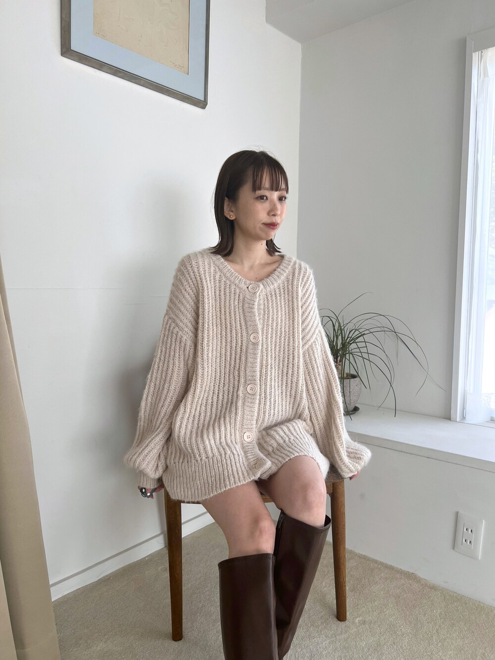 「Heather、へザー、ニットカーディガン、ニット、カジュアルコーデ、ロングブーツ、秋コーデ、シンプルコーデ、ゆるコーデ、ニットコーデ、低身長コーデ、低身長」｜「Heatherのインヒールストレッチロングブーツ　229820（ブーツ、ブラウン系）」を使った、みさっきーさん（レディース・154cm）の秋コーディネートの2枚目の写真