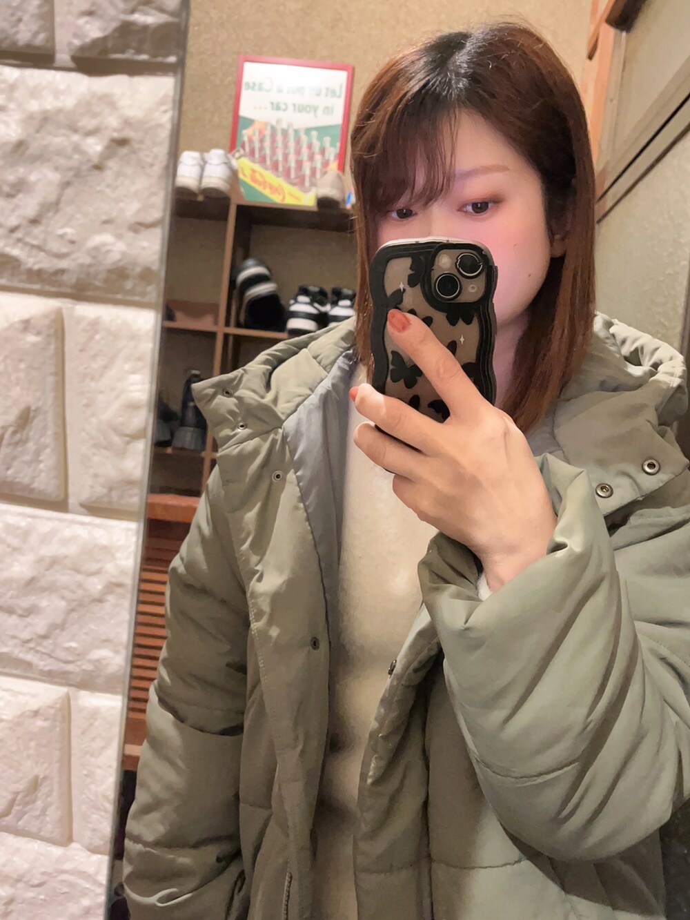 「今日のコーデ、シンプルコーデ、キレイめコーデ、大人かわいい、オトナカジュアル、ママファッション、ファッションを楽しもう、いいね＆フォロー よろしくお願いします！」｜「しまむらのアイテム（ダウンジャケット/コート、グリーン系）」を使った、HITOMI61さん（レディース・157cm）の冬コーディネートの2枚目の写真