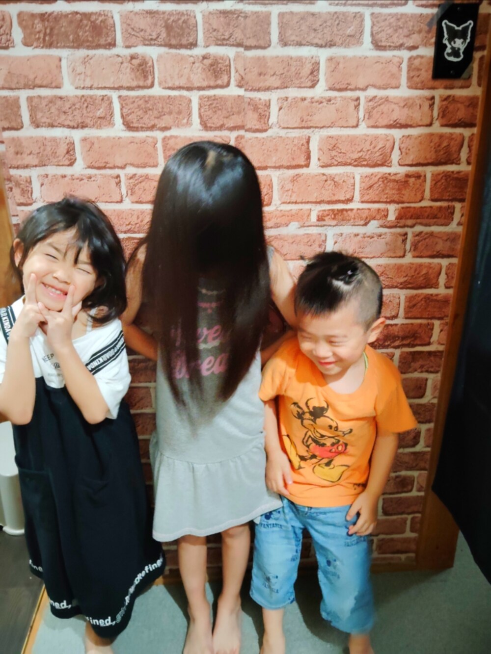 「ミッキー、ミッキーT、ミッキーマウス、ミッキーコーデ、可愛い♡」｜「no brandのアイテム（Tシャツ/カットソー、オレンジ系）」を使った、HITOMI61さん（レディース・157cm）の夏コーディネートの4枚目の写真
