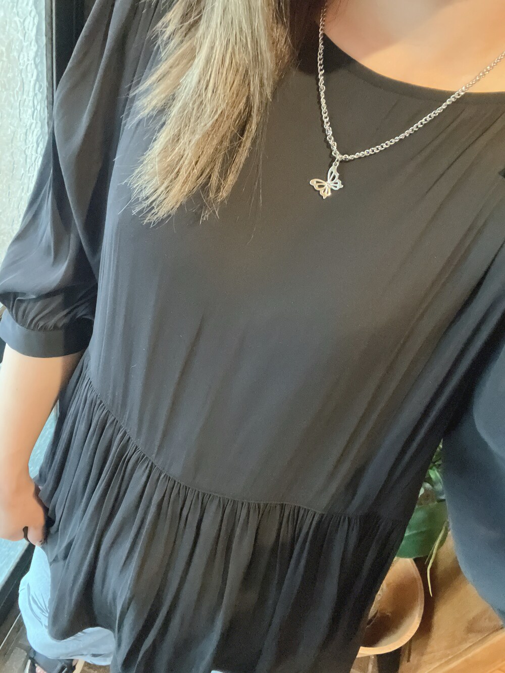 「今日のコーデ、ぺプラム、ぺプラムトップス、ペプラムブラウス、バタフライ、バタフライデニム、ママコーデ」｜「GLACIERのアイテム（シャツ/ブラウス、ブラック系）」を使った、HITOMI61さん（レディース・157cm）の夏コーディネートの2枚目の写真