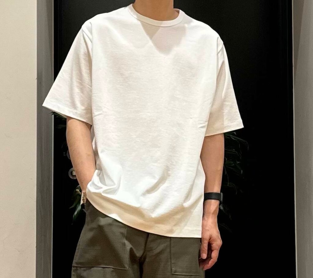 「アーバンリサーチ、別注、URBANRESEARCH、春服、ur、おでかけコーデ、春アイテム、春カラーコーデ、マネキン買い」｜「MASTER&CoのMASTER&Co.　GOAT LEATHER KINCHAKU BAG（ショルダーバッグ、ブラウン系）」を使った、鎌田　真平さん（メンズ・172cm）の春コーディネートの5枚目の写真
