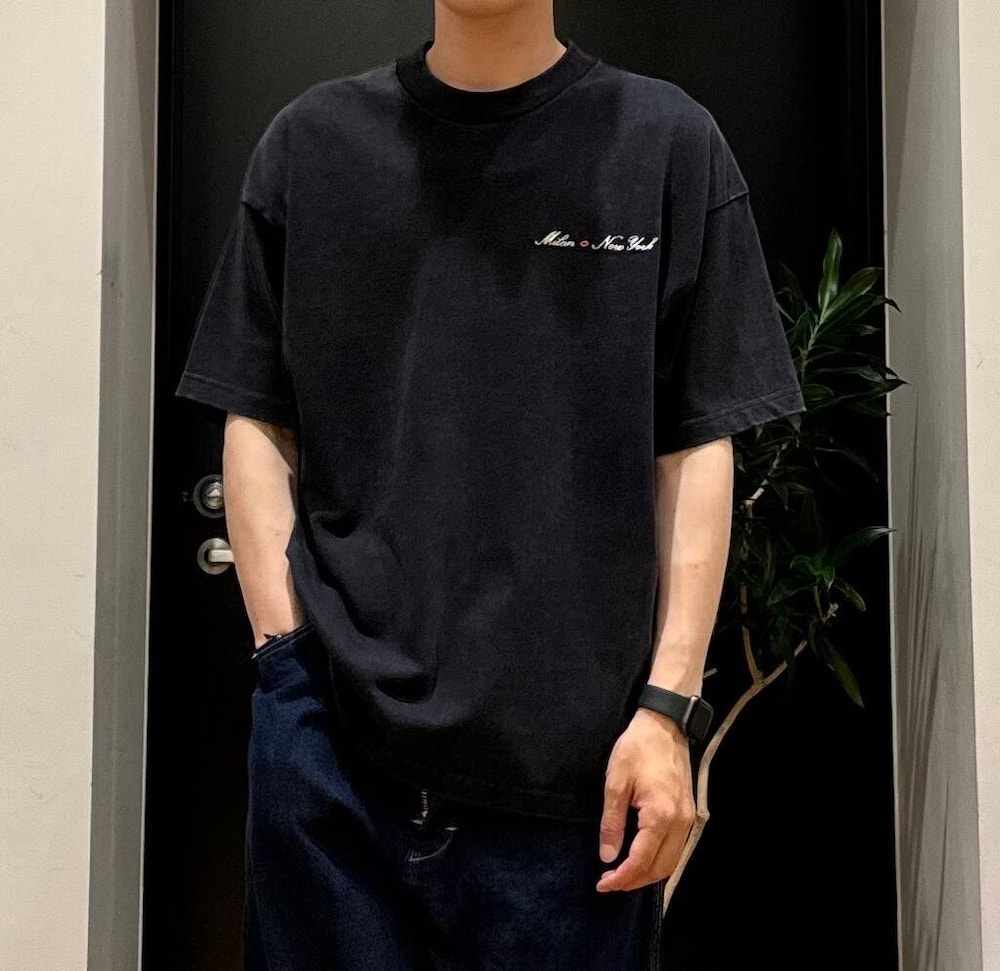 「アーバンリサーチ、カジュアル、URBANRESEARCH、夏服、ur、おでかけコーデ、マネキン買い、lotto、一枚で決まるtシャツ」｜「LOTTOのLOTTO　MILAN NEWYORK T-SHIRTS（Tシャツ/カットソー、グレー系）」を使った、鎌田　真平さん（メンズ・172cm）の夏コーディネートの3枚目の写真