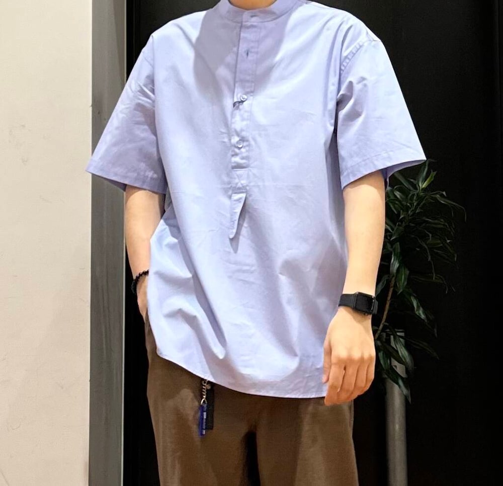 「アーバンリサーチ、別注、URBANRESEARCH、春、ur、おでかけコーデ、春アイテム、マネキン買い、即戦力シャツコーデ」｜「Wranglerの『別注』Wrangler×URBAN RESEARCH　WRANCHER WIDE（その他パンツ、ブラウン系）」を使った、鎌田　真平さん（メンズ・172cm）の春コーディネートの3枚目の写真