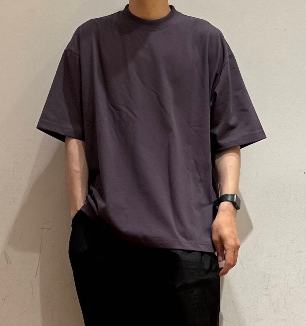 「アーバンリサーチ、スニーカー、カジュアル、URBANRESEARCH、セール、夏服、ur、おでかけコーデ、機能性素材、マネキン買い、私が選ぶセールアイテム25ss」｜「SALOMONのSALOMON　XT-6（スニーカー、グレー系）」を使った、鎌田　真平さん（メンズ・172cm）の夏コーディネートの3枚目の写真