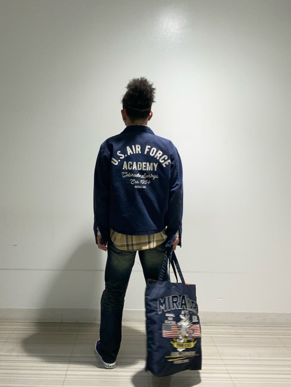 「休日スタイル、お出かけコーデ、カジュアルスタイル、春、春アウター、AVIREX、ootd、ファッションの力を信じよう、低身長コーデ、ジャケットスタイル」｜「AVIREXのFADE USAF ACADEMY JKT（ブルゾン、ブルー系）」を使った、kaiさん（メンズ・165cm）の冬コーディネートの2枚目の写真