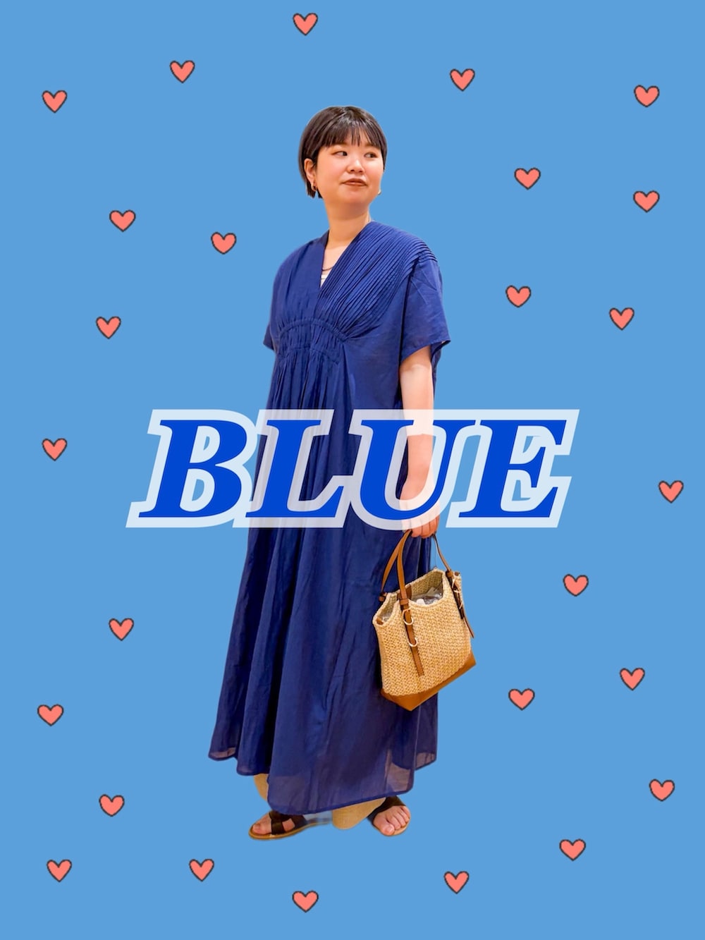 ブルー系のワンピース、ベージュ系のその他パンツ、ブラウン系のサンダルを着用したレディースの春コーディネートの5枚目の写真
