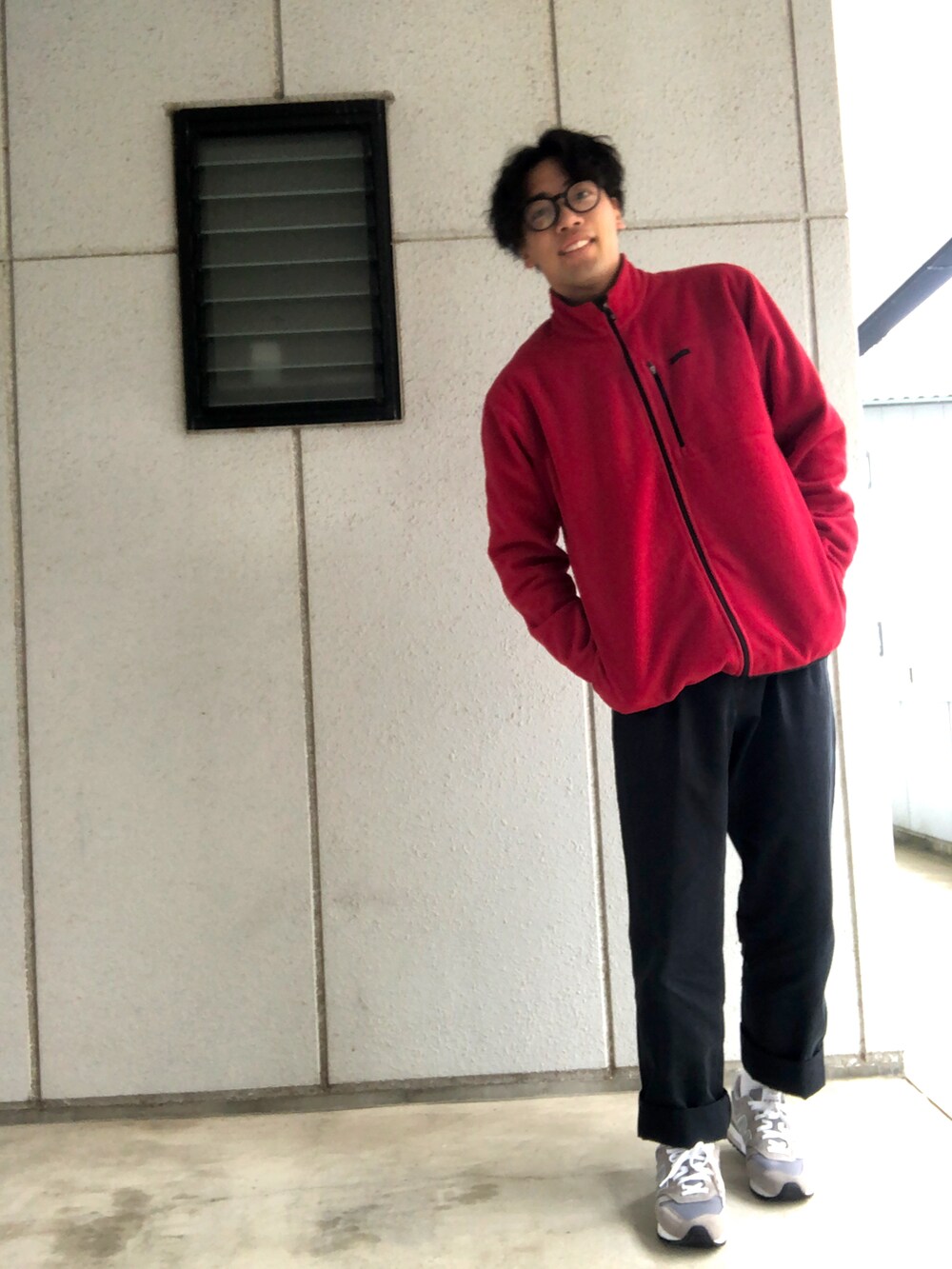 「DOCKERSのアイテム（チノパンツ、ブラック系）」を使った、kyooonn543さん（メンズ・177cm）の冬コーディネートの3枚目の写真