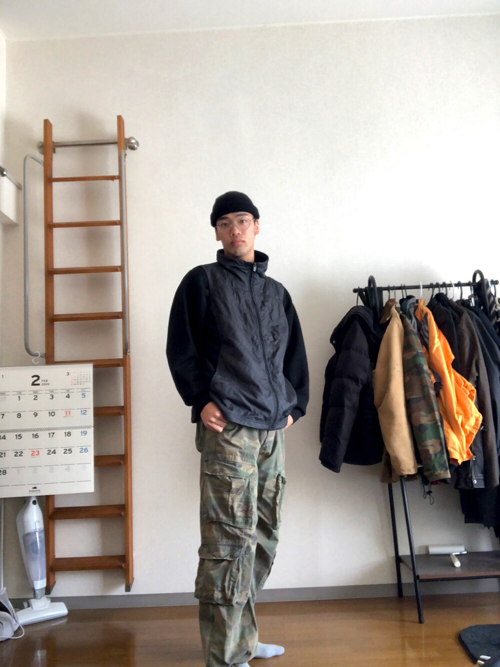 「ビッグシルエット、ミリタリー、ミリタリーコーデ、ミリタリーパンツ、ミリタリーMIX、古着、古着MIX、古着コーデ、今日のコーデ、ビーニー」｜「Right-onのコットンローワッチ（ニットキャップ/ビーニー、ブラック系）」を使った、kyooonn543さん（メンズ・177cm）の冬コーディネートの2枚目の写真