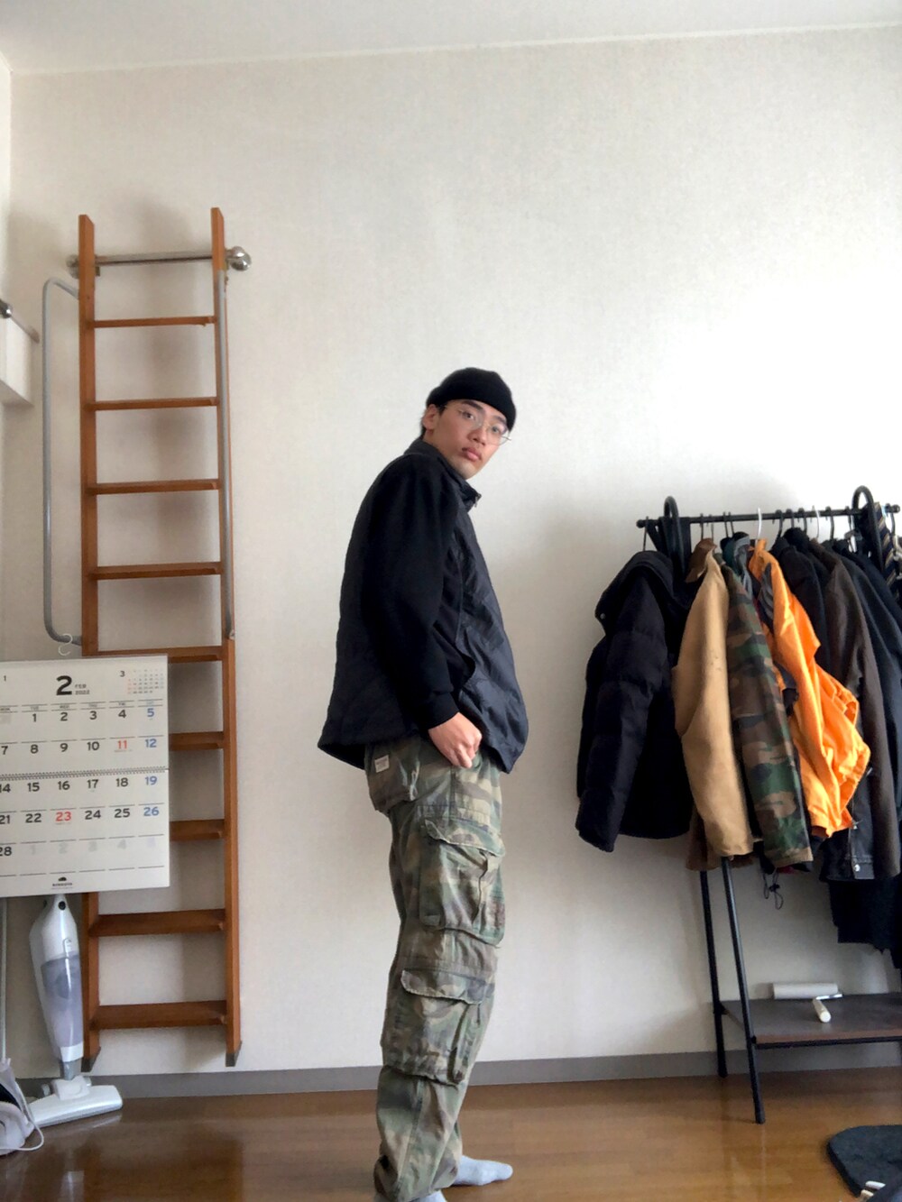 「ビッグシルエット、ミリタリー、ミリタリーコーデ、ミリタリーパンツ、ミリタリーMIX、古着、古着MIX、古着コーデ、今日のコーデ、ビーニー」｜「Right-onのコットンローワッチ（ニットキャップ/ビーニー、ブラック系）」を使った、kyooonn543さん（メンズ・177cm）の冬コーディネートの3枚目の写真