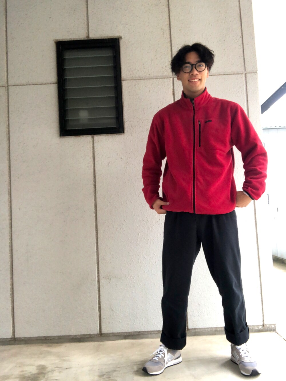 「DOCKERSのアイテム（チノパンツ、ブラック系）」を使った、kyooonn543さん（メンズ・177cm）の冬コーディネートの2枚目の写真