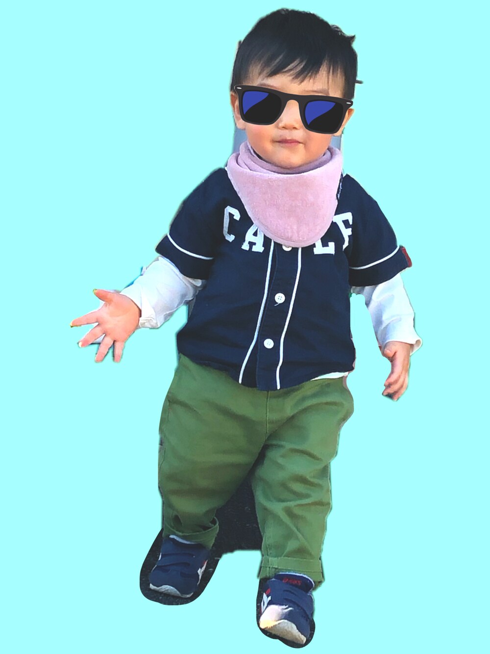 「カーゴパンツ、未来のWEARISTAプロジェクト、キッズファッション、カジュアル」｜「MARKEY'Sのアイテム（カーゴパンツ、グリーン系）」を使った、yoyo7212さん（キッズ・80cm）の秋コーディネートの2枚目の写真
