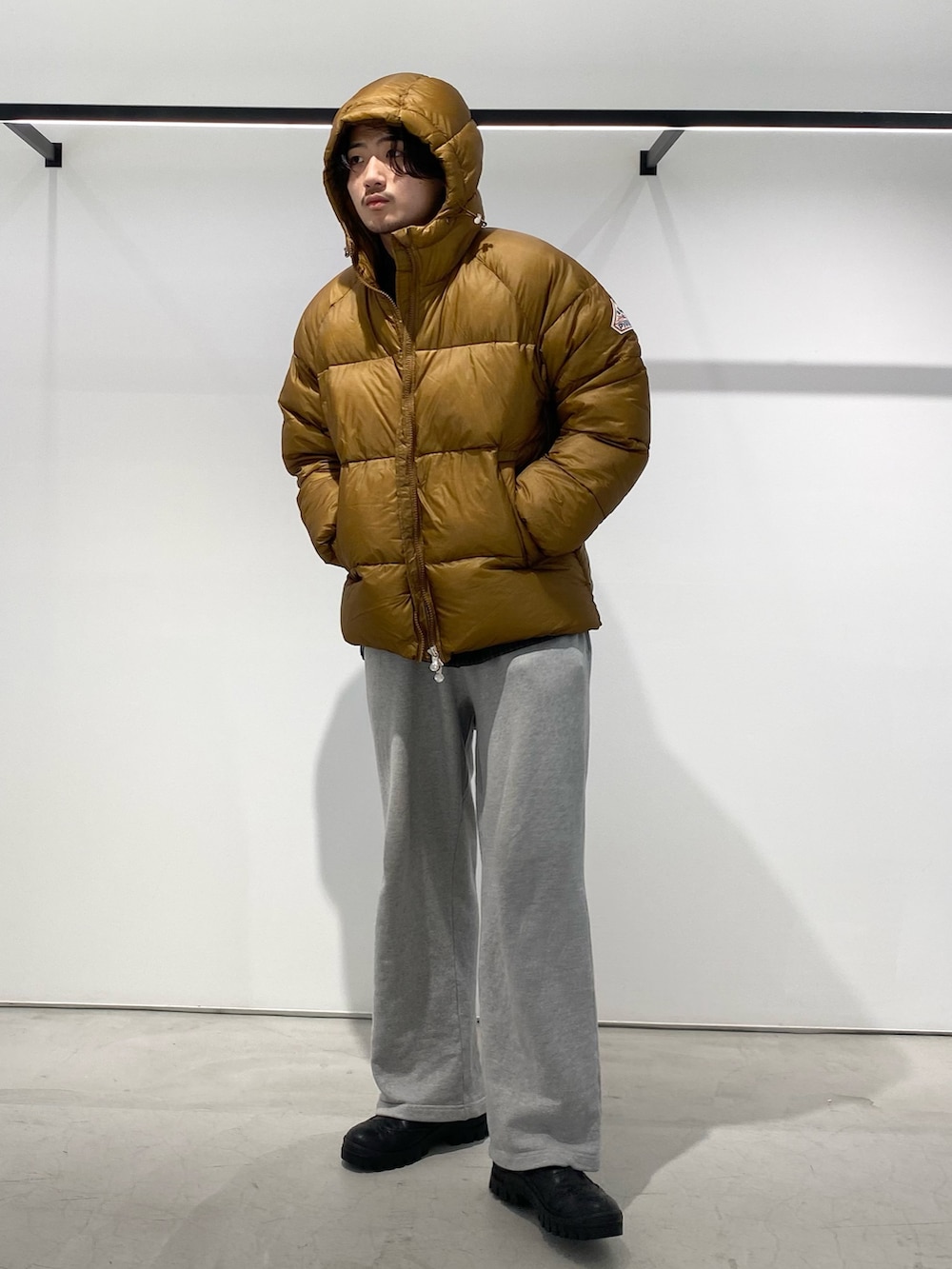 PYRENEX ブラウン ゴールド　ダウンジャケット Lサイズ AMOU(アルフレッド・バニスター 南堀江店)｜Pyrenexのダウンジャケット