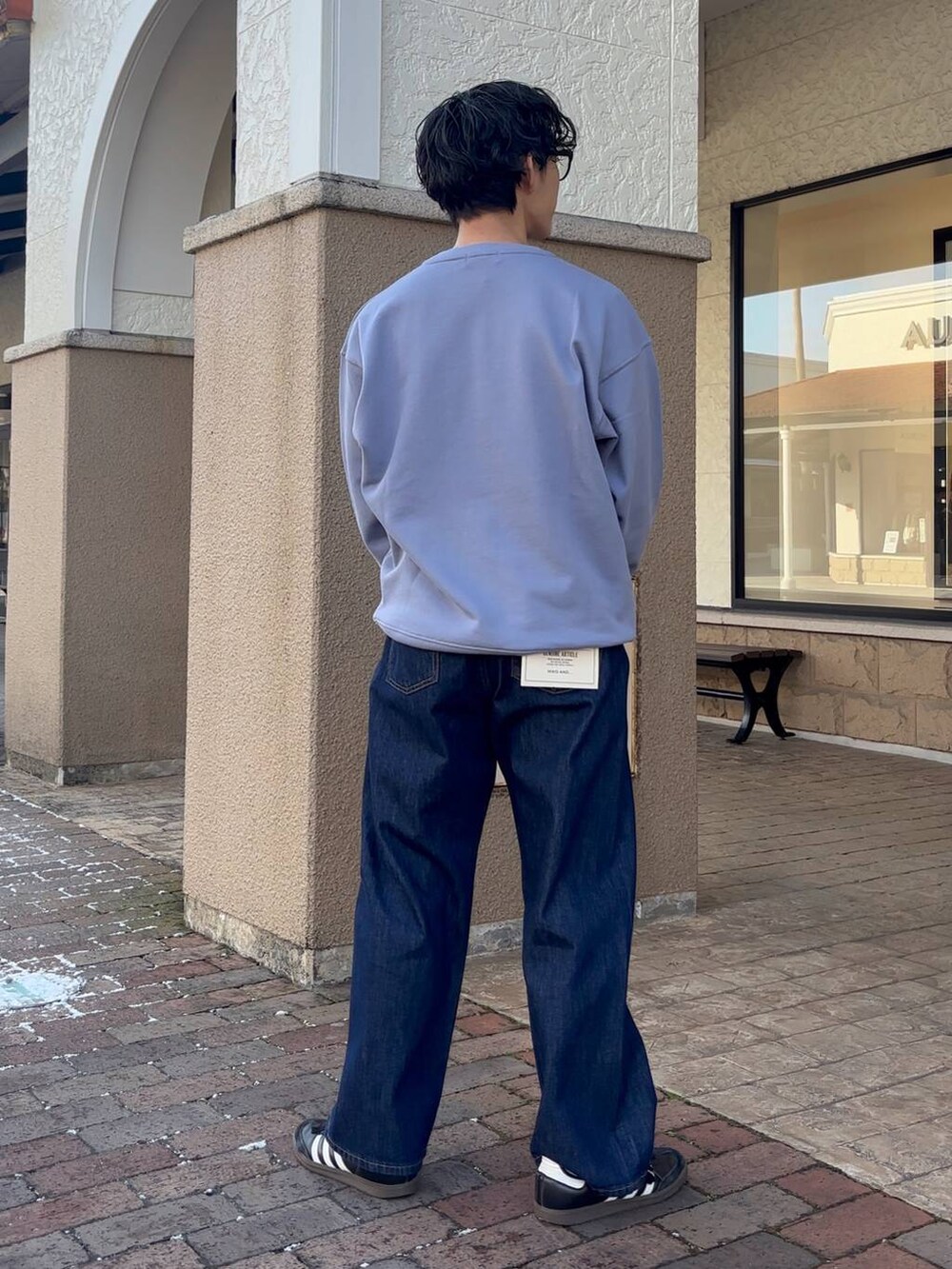 「低身長、体型カバー、ゆったり、niko and ...、スウェット、ワイドパンツ、NKJコーデ_niko and ...」｜「niko and...の【niko and ...JEANS 2025SS】ワイド5ポケットデニムパンツ（デニムパンツ、ブルー系）」を使った、ぜっきーさん（メンズ・165cm）の冬コーディネートの4枚目の写真