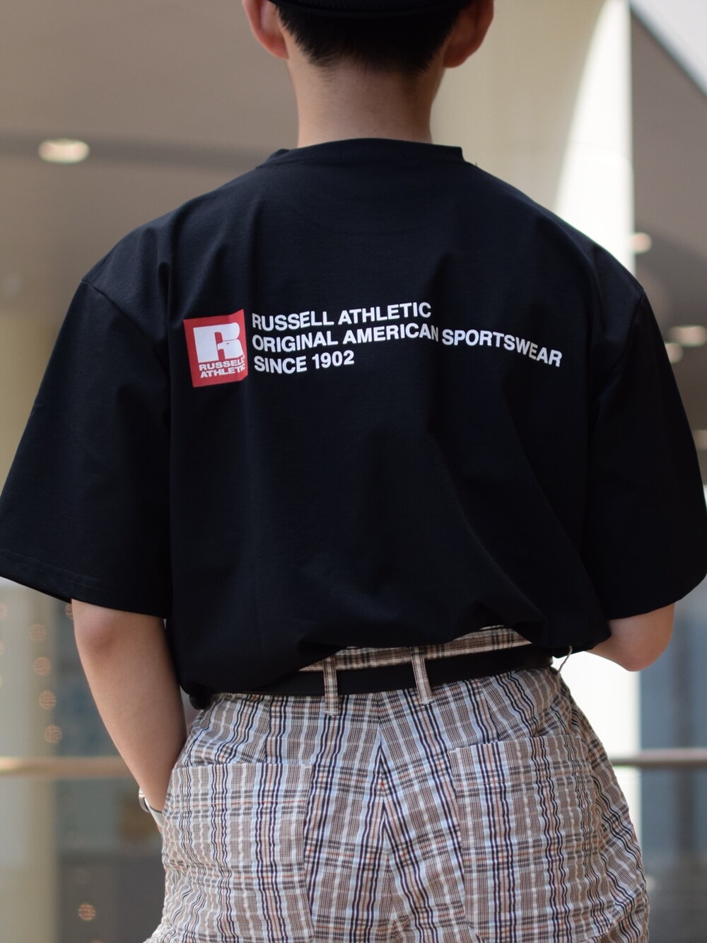 「niko and ...、ニコアンド、ロゴT、黒Tシャツ、RUSSELL ATHLETIC、チェック、チェックパンツ、テーパードパンツ、革靴、ローファー、ベレー帽、KANGOL、タックイン、きれいめカジュアル、低身長コーデ」｜「HARUTAの【HARUTA】ハルタ メンズローファー 6550（ローファー、ブラウン系）」を使った、ぜっきーさん（メンズ・165cm）の夏コーディネートの5枚目の写真