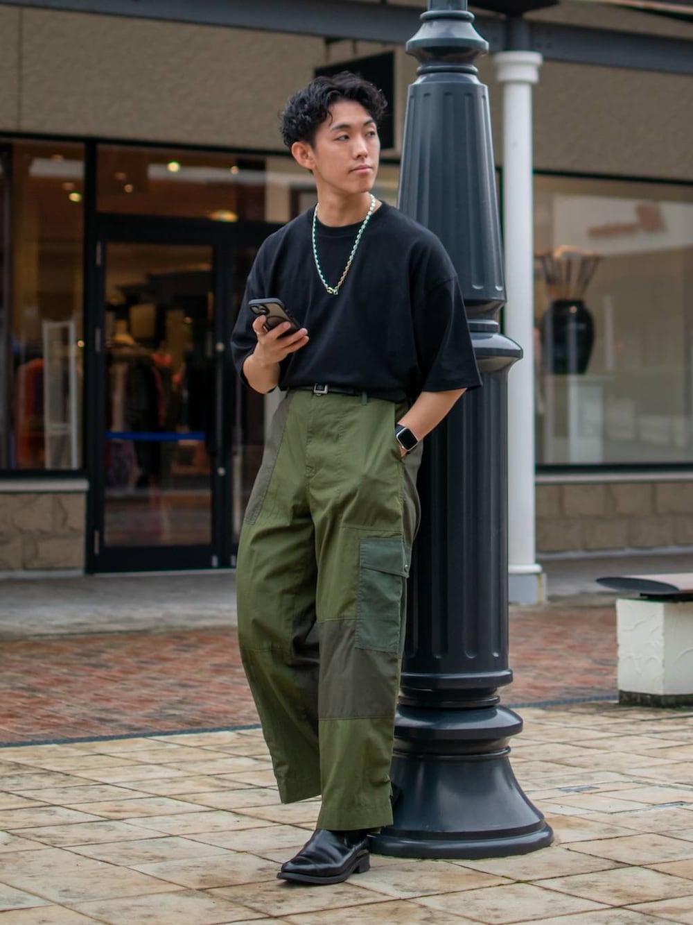 「低身長、体型カバー、ゆったり、niko and ...、Tシャツ、ワイドパンツ」｜「niko and...のUSAコットンショートスリーブTシャツ（Tシャツ/カットソー、ブラック系）」を使った、ぜっきーさん（メンズ・165cm）の夏コーディネートの2枚目の写真