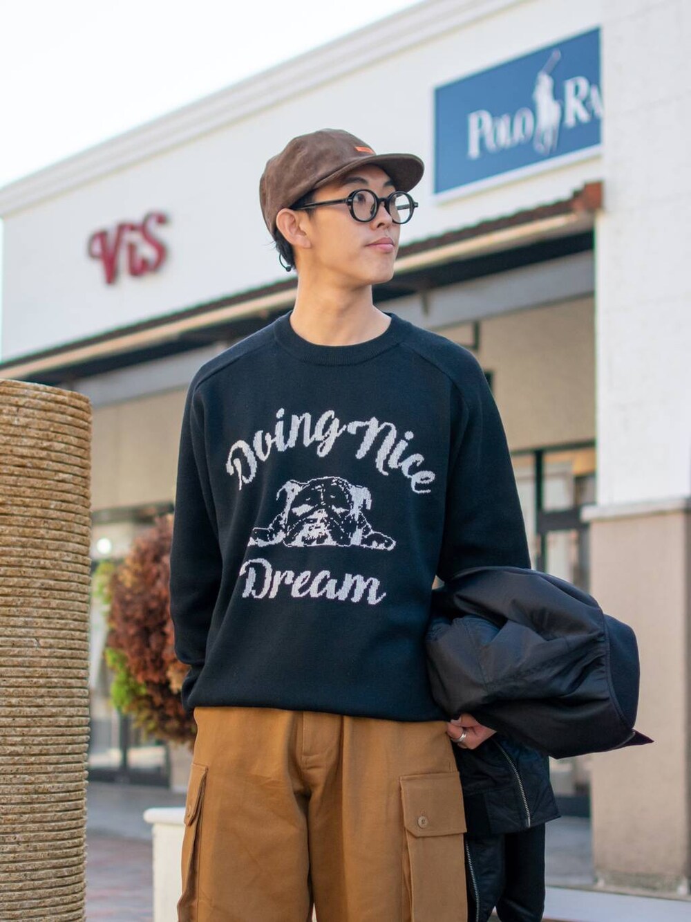 「低身長、低身長コーデ、niko and...、ニコアンド、WEARyouthコーデ、ファッションを楽しもう、キャップ、MA-1、ブルゾン、ニット、ワイドパンツ、カーゴパンツ、ビッグシルエット、デッキシューズ、ブラウン」｜「niko and...のフェイクレザーデッキシューズ（その他シューズ、ブラウン系）」を使った、ぜっきーさん（メンズ・165cm）の秋コーディネートの8枚目の写真