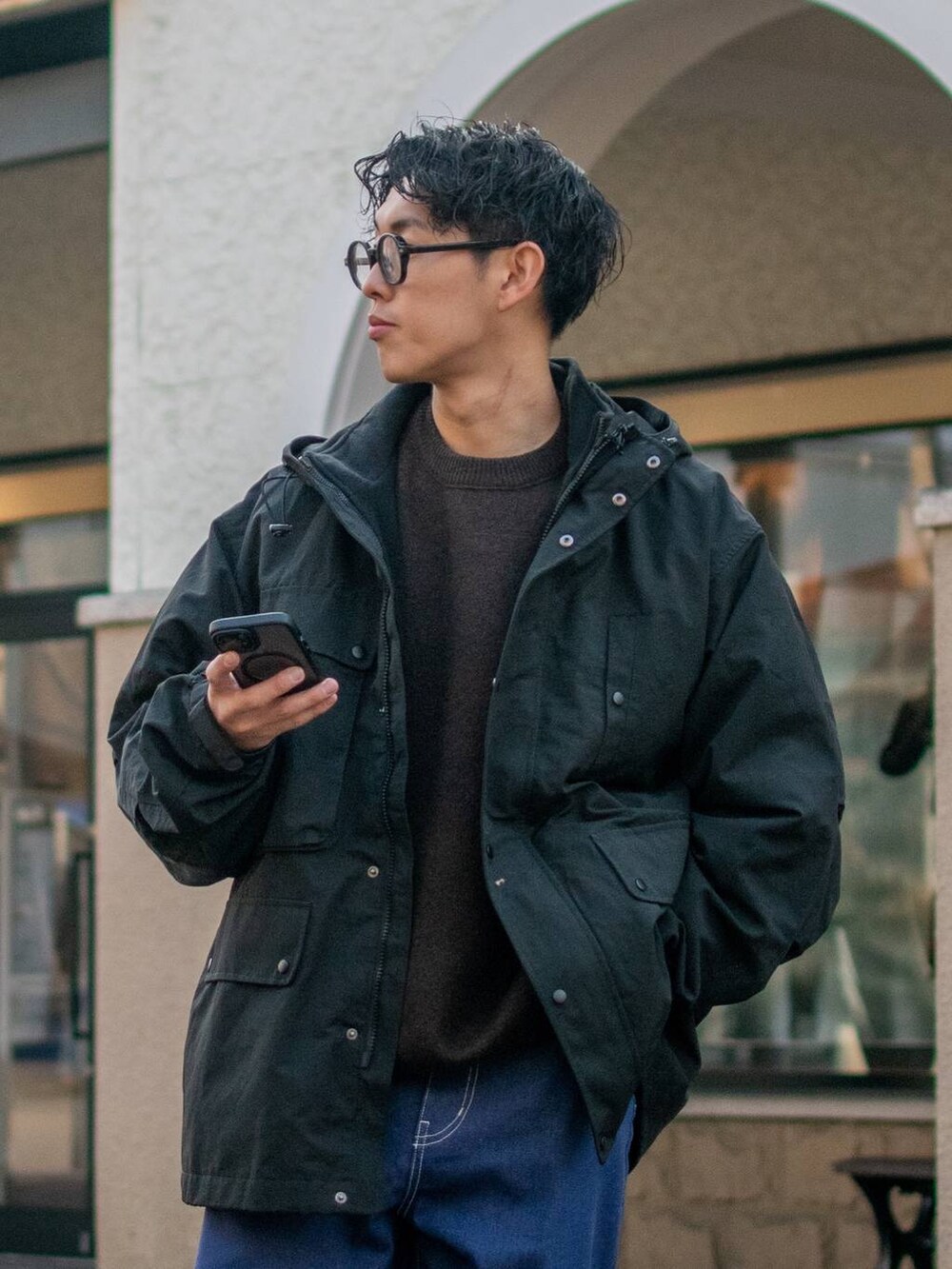 「体型カバー、ゆったり、niko and ...、アウター、低身長、マウンテンパーカー、ニット、ワイドパンツ、デニムパンツ」｜「niko and...のカーブデザインデニムパンツ（デニムパンツ、ブルー系）」を使った、ぜっきーさん（メンズ・165cm）の冬コーディネートの7枚目の写真