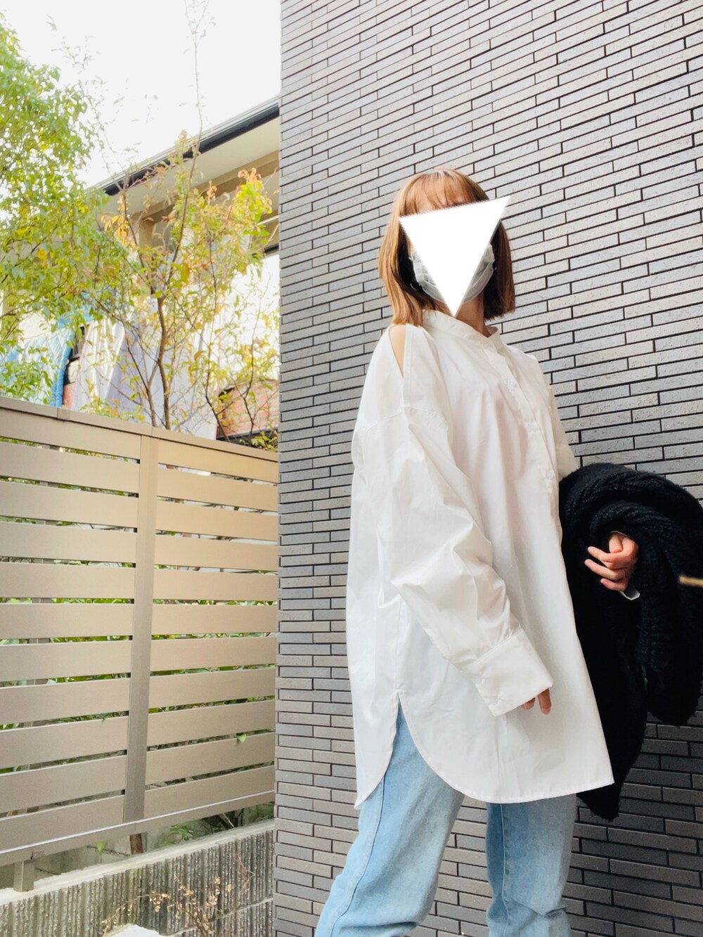 「スリットシャツ、ラメニット、デニムパンツ、シャツ×デニム、秋コーデ、低身長」｜「mysticのビューティースリットデニム（デニムパンツ、ブルー系）」を使った、hukhukhukさん（レディース・149cm）の秋コーディネートの2枚目の写真