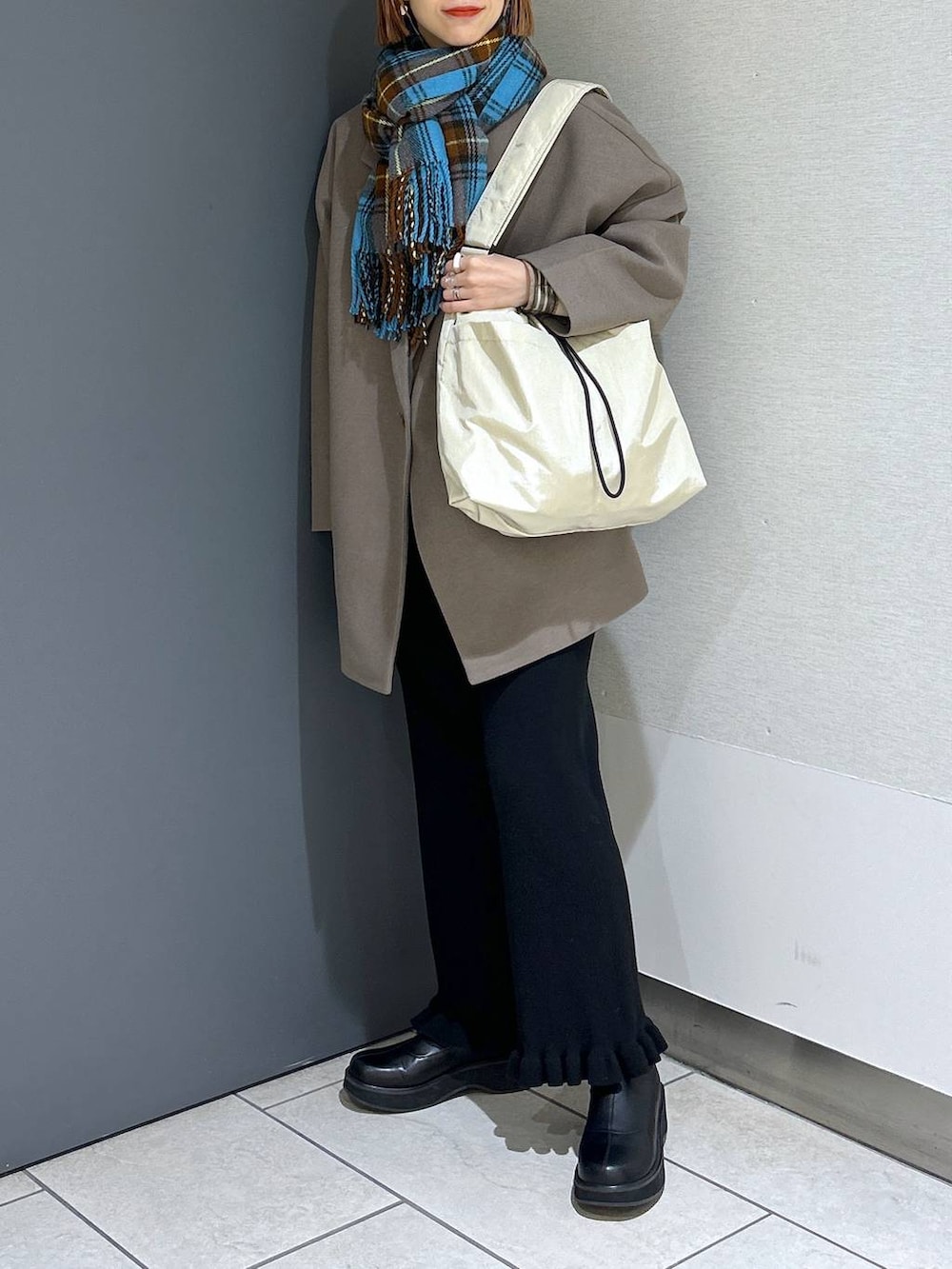 「着痩せ・細見え、メガネ、女子ウケ、個性派、差し色コーデ、ママコーデ、ローリーズスタイル_LOWRYS FARM、カジュアル、秋コーデ、きれいめ、公認インフルエンサー_LOWRYS FARM、大人女子カジュアル_LOWRYS FARM、LOWRYS FARM、アウター、ジャケット」｜「LOWRYS FARMのＧＬＡＳＳＥＳ２　182184（メガネ、その他）」を使った、milkさん（レディース・160cm）の秋コーディネートの3枚目の写真