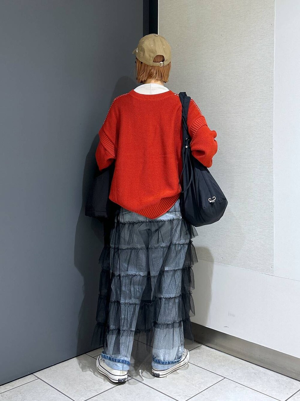 「女子ウケ、個性派、差し色コーデ、ママコーデ、冬コーデ、ローリーズスタイル_LOWRYS FARM、公認インフルエンサー_LOWRYS FARM、大人女子カジュアル_LOWRYS FARM、カジュアル、メガネ、LOWRYS FARM、着痩せ・細見え、アウター、ニット、デニムパンツ」|「LOWRYS FARMのGLASSES2 182184(メガネ、その他)」を使った、milkさん(レディース・160cm)の秋コーディネートの8枚目の写真