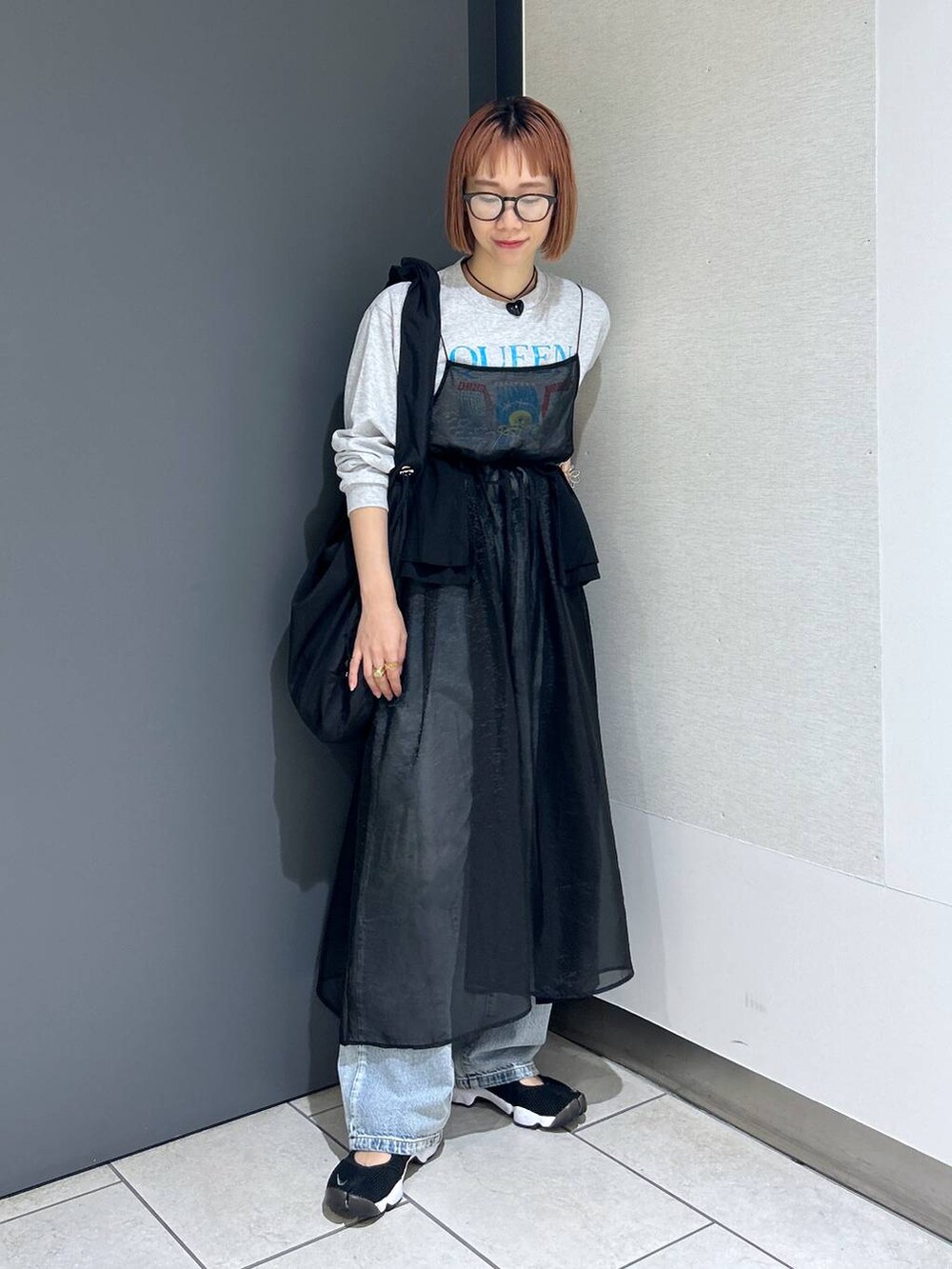 「女子ウケ、個性派、LOWRYS FARM、公認インフルエンサー_LOWRYS FARM、大人女子カジュアル_LOWRYS FARM、ローリーズスタイル_LOWRYS FARM、ママコーデ、カジュアル、メガネ、着痩せ・細見え、キャミワンピース、ロンT、デニムパンツ、ショルダーバッグ、夏コーデ」|「LOWRYS FARMのGLASSES2 182184(メガネ、その他)」を使った、milkさん(レディース・160cm)の夏コーディネートの7枚目の写真