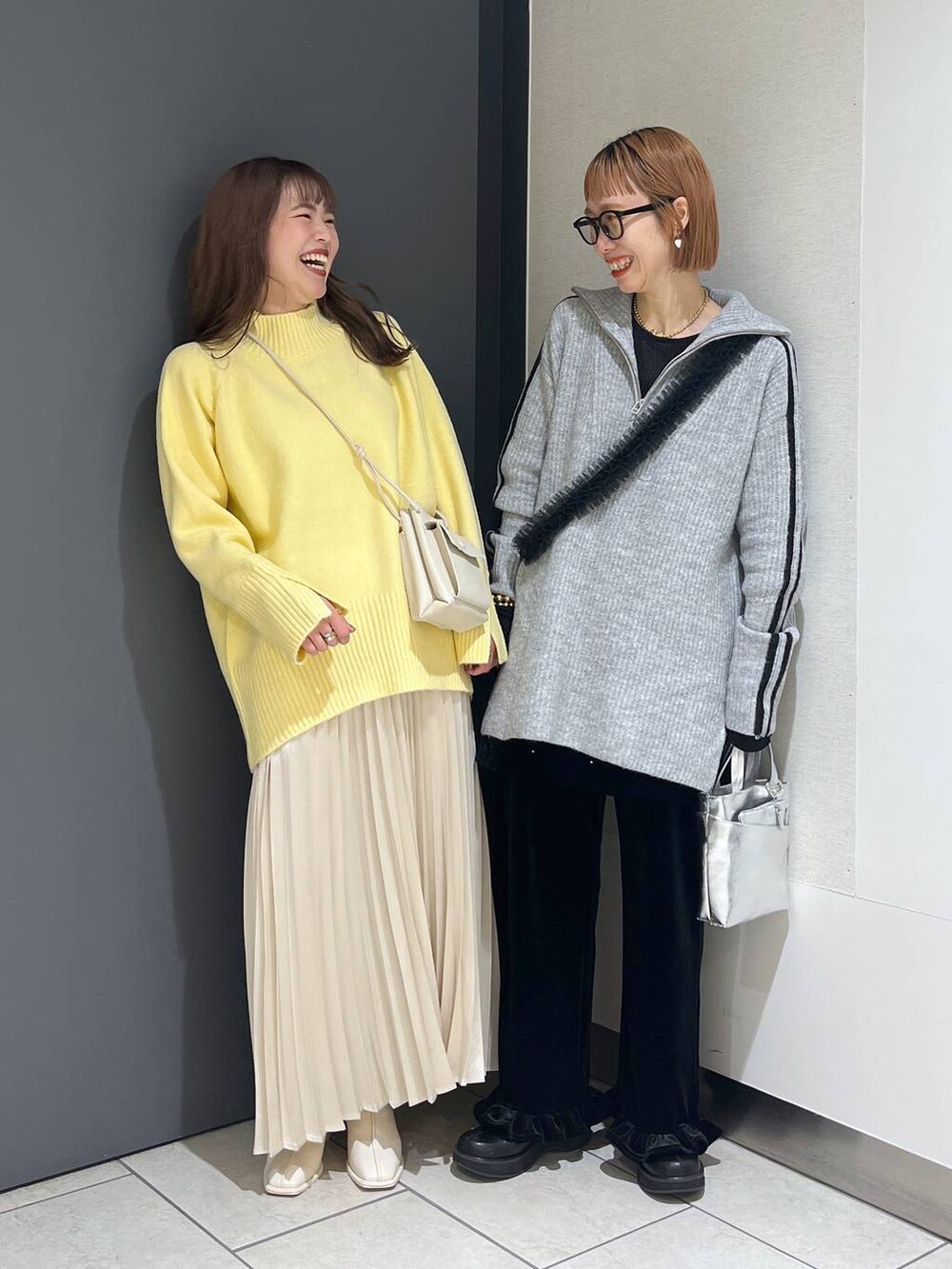 「LOWRYS FARM、着痩せ・細見え、女子ウケ、個性派、差し色コーデ、ママコーデ、冬コーデ、ローリーズスタイル_LOWRYS FARM、公認インフルエンサー_LOWRYS FARM、大人女子カジュアル_LOWRYS FARM、カジュアル、メガネ、ニット、ロングスカート、スカート」|「LOWRYS FARMのGLASSES2 182184(メガネ、その他)」を使った、milkさん(レディース・160cm)の冬コーディネートの3枚目の写真