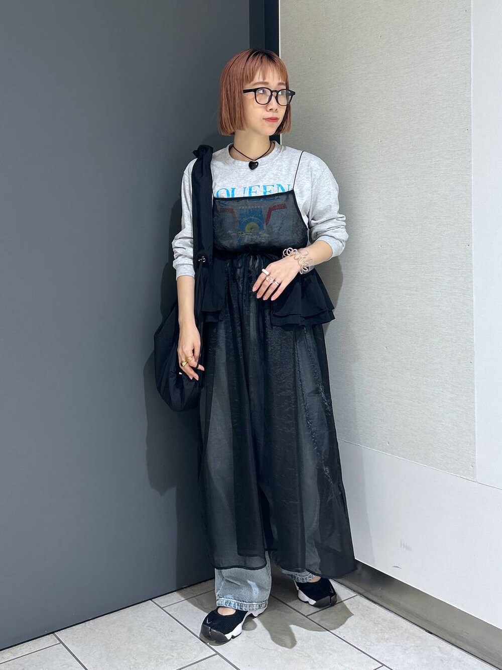 「女子ウケ、個性派、LOWRYS FARM、公認インフルエンサー_LOWRYS FARM、大人女子カジュアル_LOWRYS FARM、ローリーズスタイル_LOWRYS FARM、ママコーデ、カジュアル、メガネ、着痩せ・細見え、キャミワンピース、ロンT、デニムパンツ、ショルダーバッグ、夏コーデ」|「LOWRYS FARMのGLASSES2 182184(メガネ、その他)」を使った、milkさん(レディース・160cm)の夏コーディネートの9枚目の写真