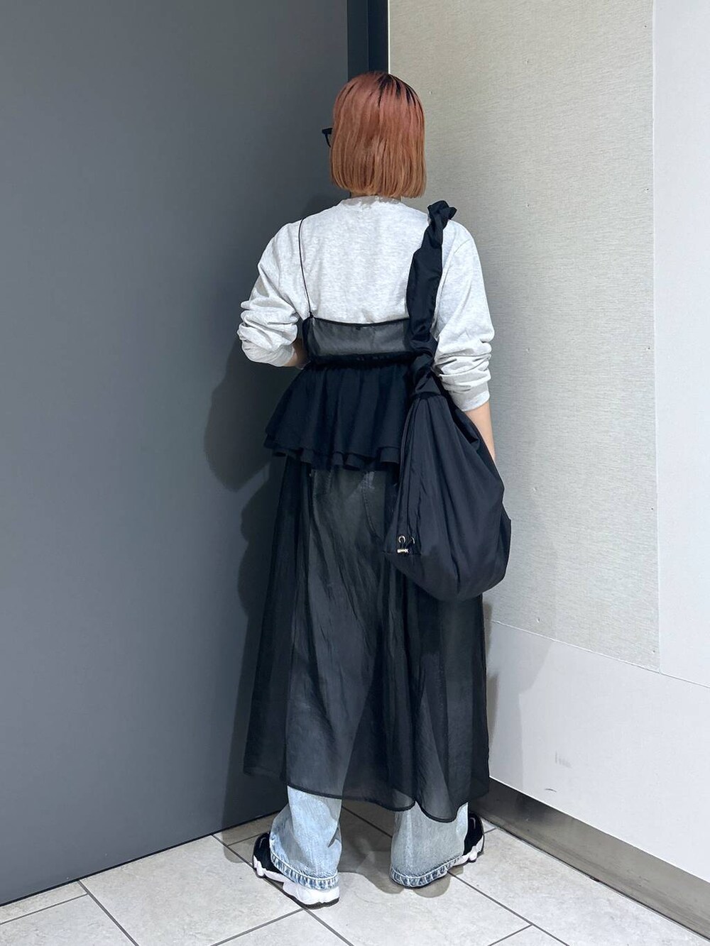 「女子ウケ、個性派、LOWRYS FARM、公認インフルエンサー_LOWRYS FARM、大人女子カジュアル_LOWRYS FARM、ローリーズスタイル_LOWRYS FARM、ママコーデ、カジュアル、メガネ、着痩せ・細見え、キャミワンピース、ロンT、デニムパンツ、ショルダーバッグ、夏コーデ」|「LOWRYS FARMのGLASSES2 182184(メガネ、その他)」を使った、milkさん(レディース・160cm)の夏コーディネートの5枚目の写真