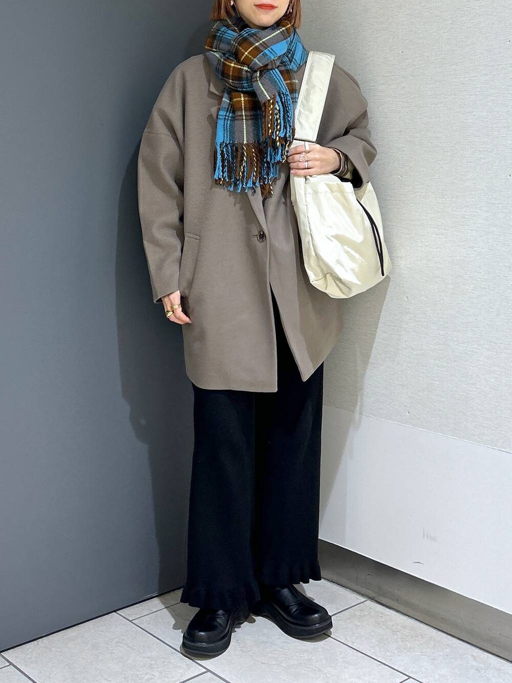 「着痩せ・細見え、メガネ、女子ウケ、個性派、差し色コーデ、ママコーデ、ローリーズスタイル_LOWRYS FARM、カジュアル、秋コーデ、きれいめ、公認インフルエンサー_LOWRYS FARM、大人女子カジュアル_LOWRYS FARM、LOWRYS FARM、アウター、ジャケット」｜「LOWRYS FARMのＧＬＡＳＳＥＳ２　182184（メガネ、その他）」を使った、milkさん（レディース・160cm）の秋コーディネートの2枚目の写真
